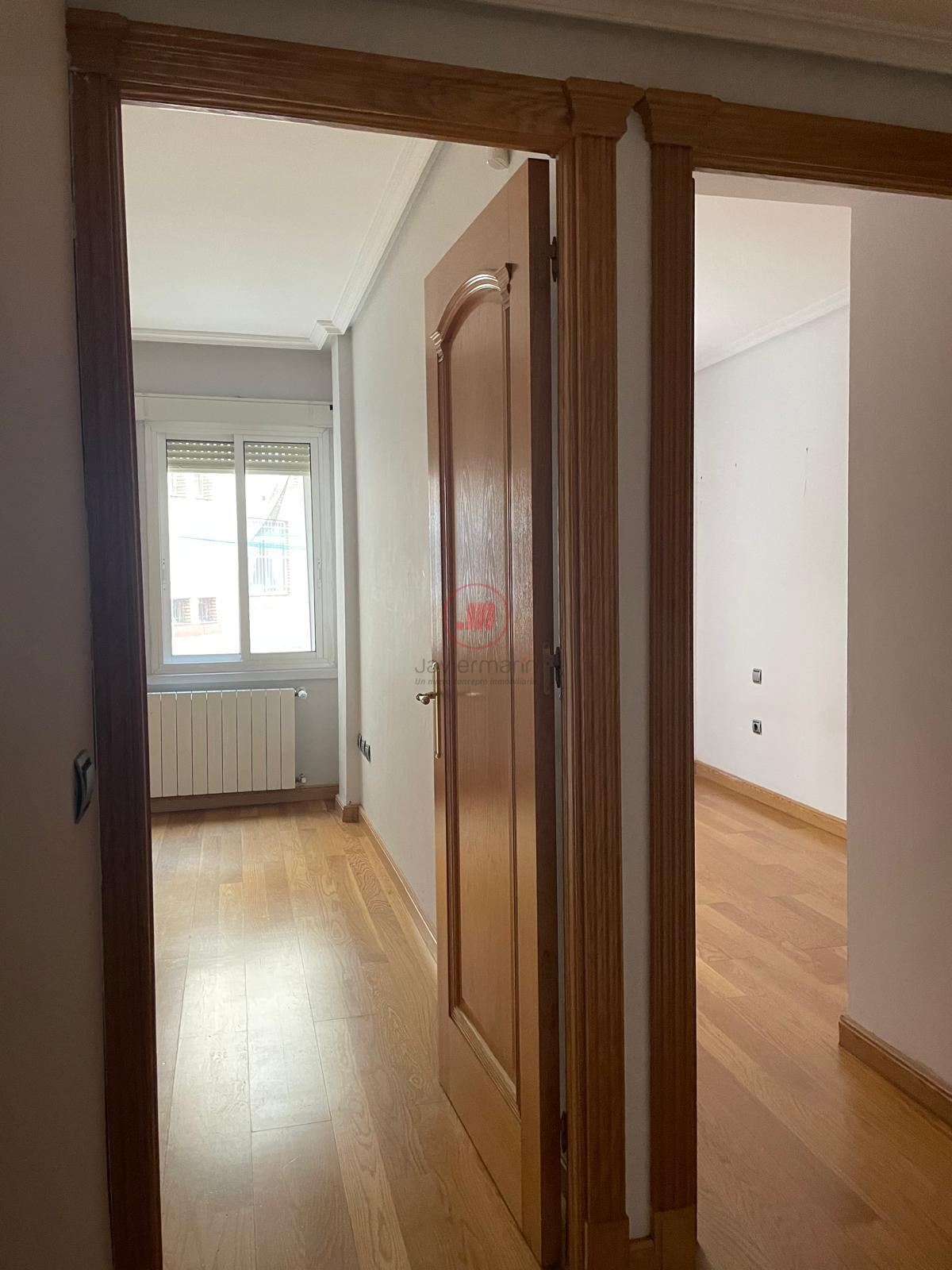 For sale of flat in Cáceres