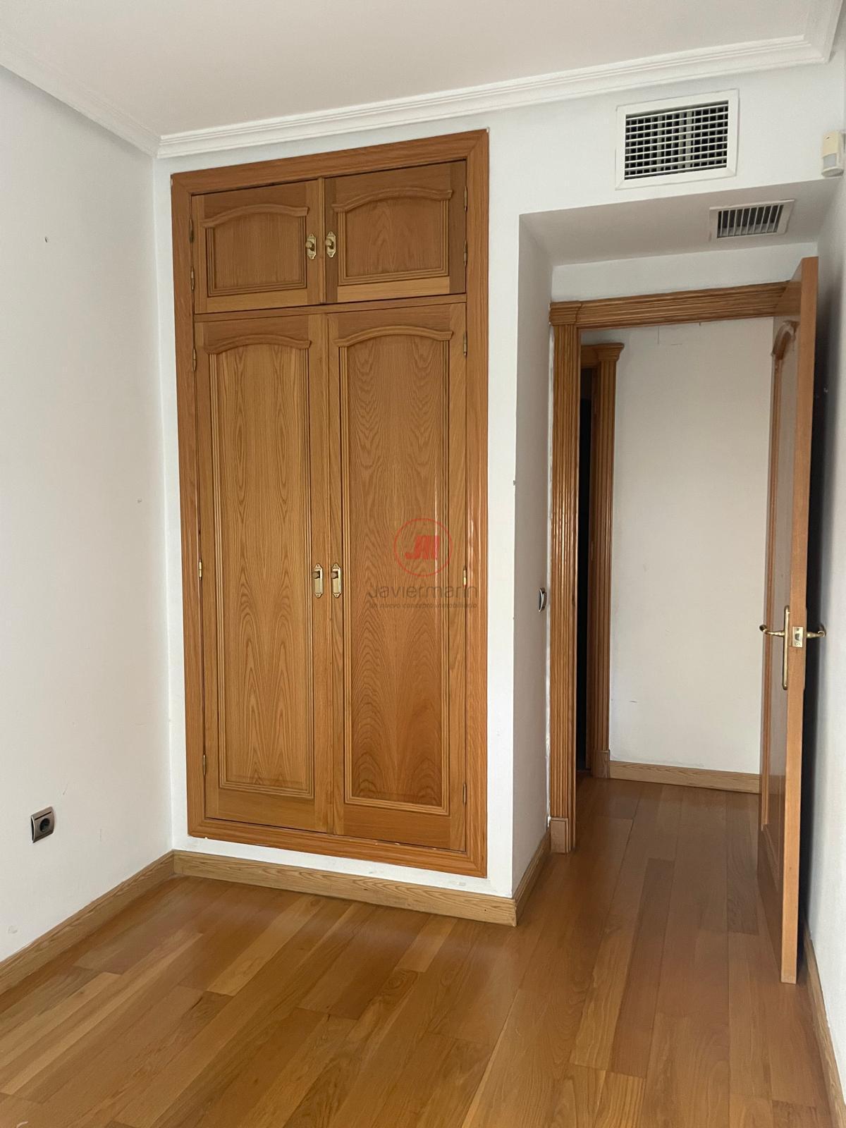 For sale of flat in Cáceres