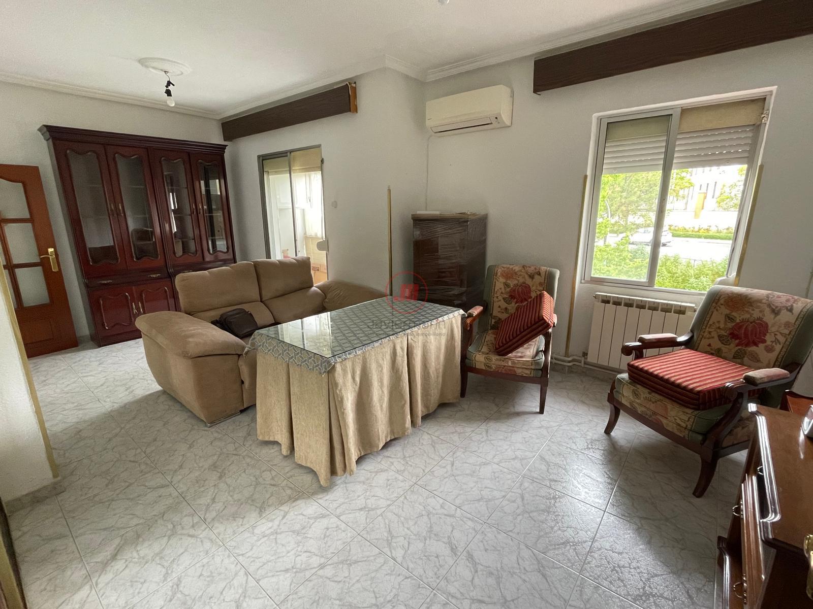 For sale of flat in Cáceres