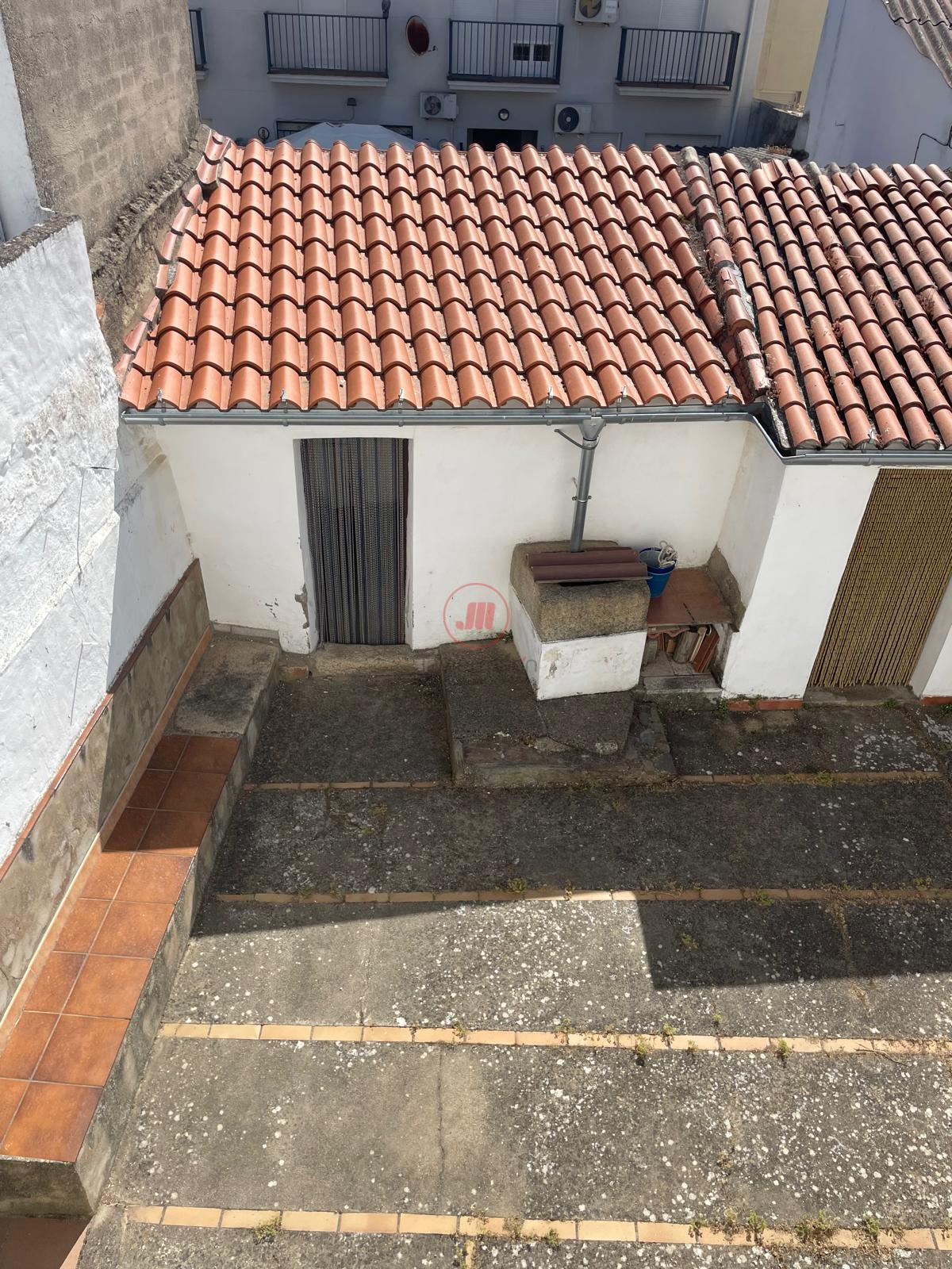 For sale of house in Casar de Cáceres