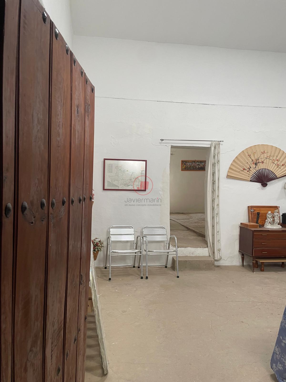 For sale of house in Casar de Cáceres