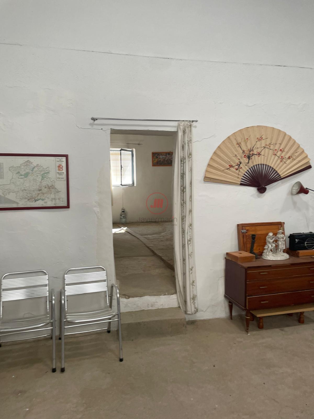 For sale of house in Casar de Cáceres
