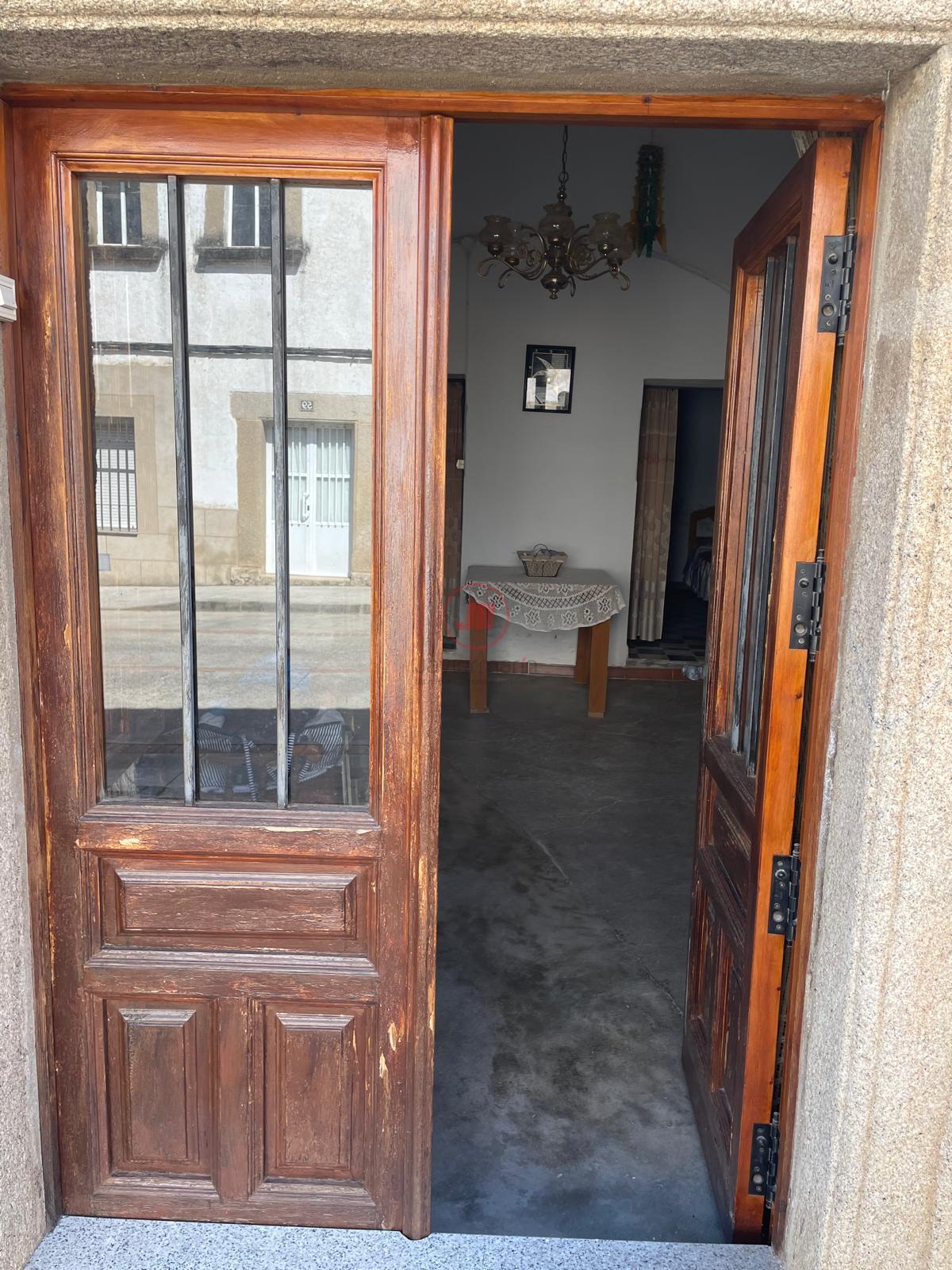 For sale of house in Casar de Cáceres