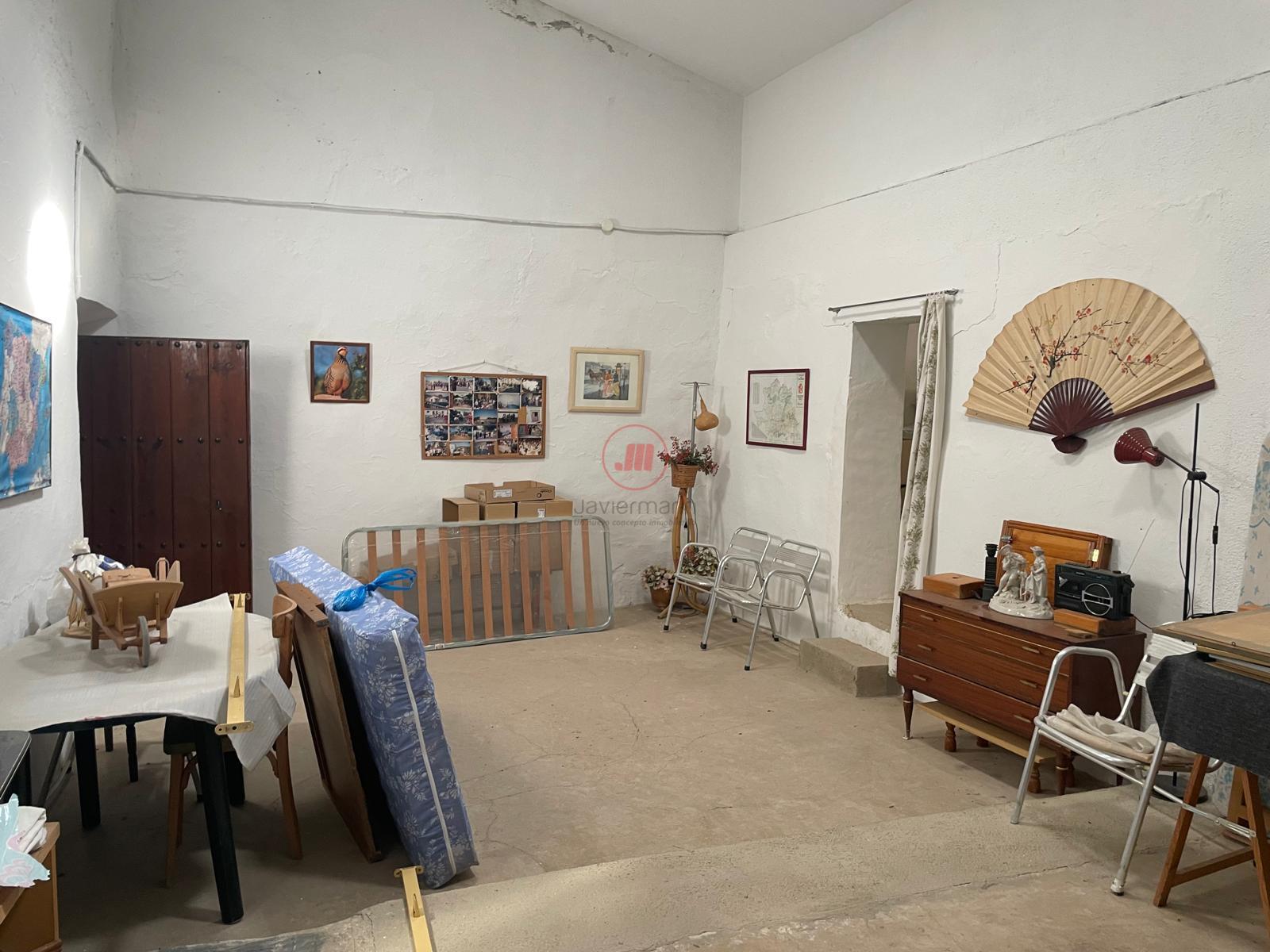 For sale of house in Casar de Cáceres