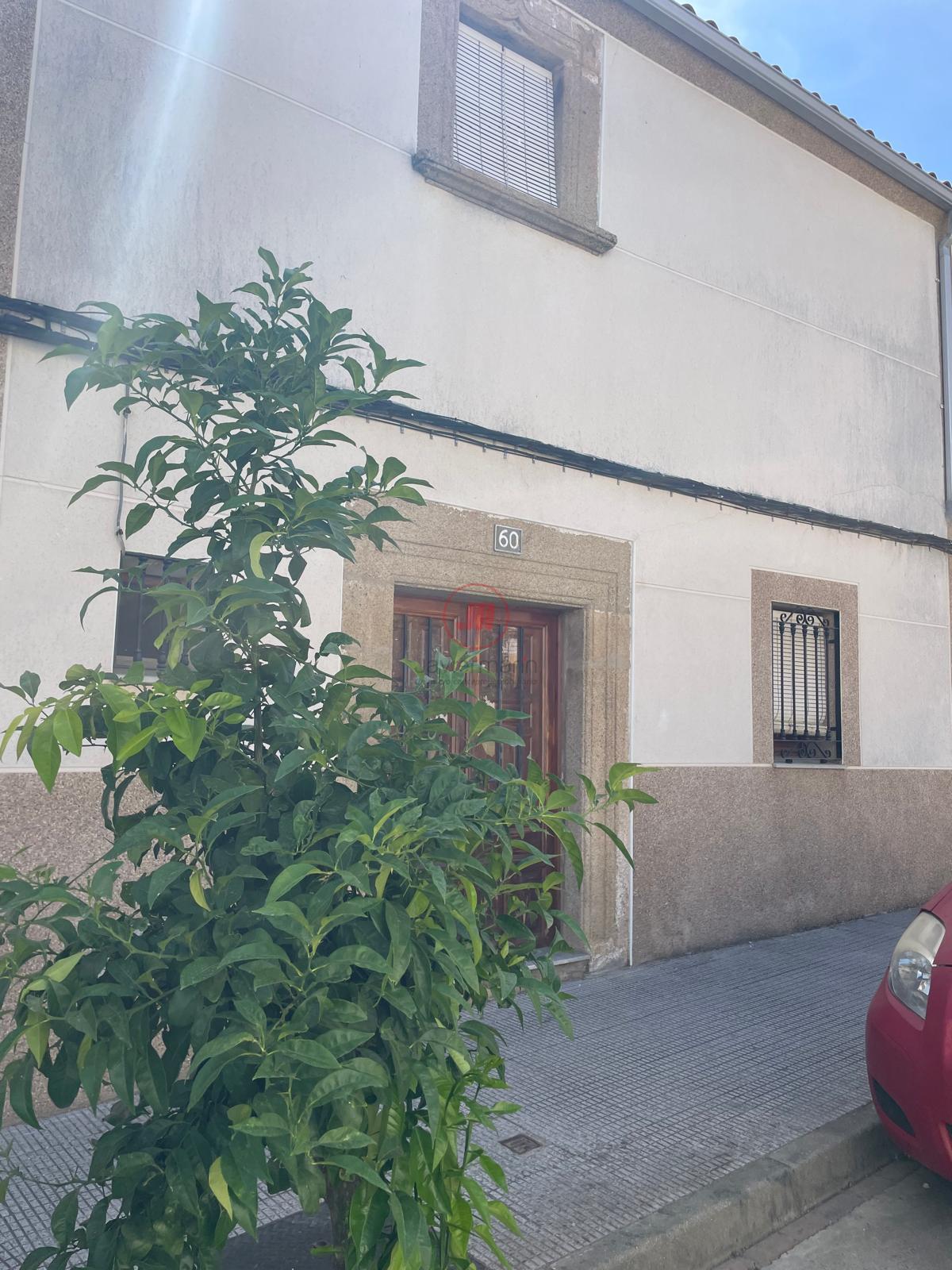 For sale of house in Casar de Cáceres