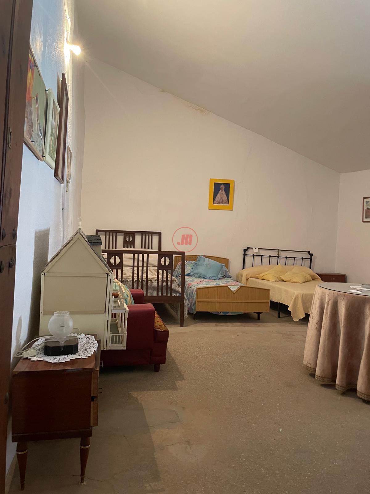 For sale of house in Casar de Cáceres