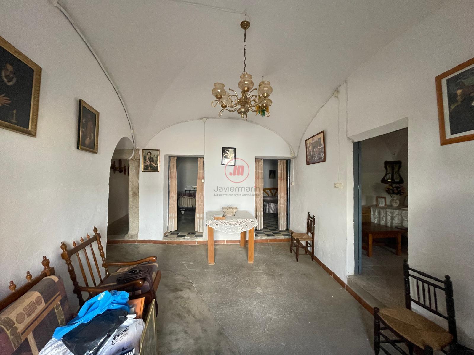 For sale of house in Casar de Cáceres