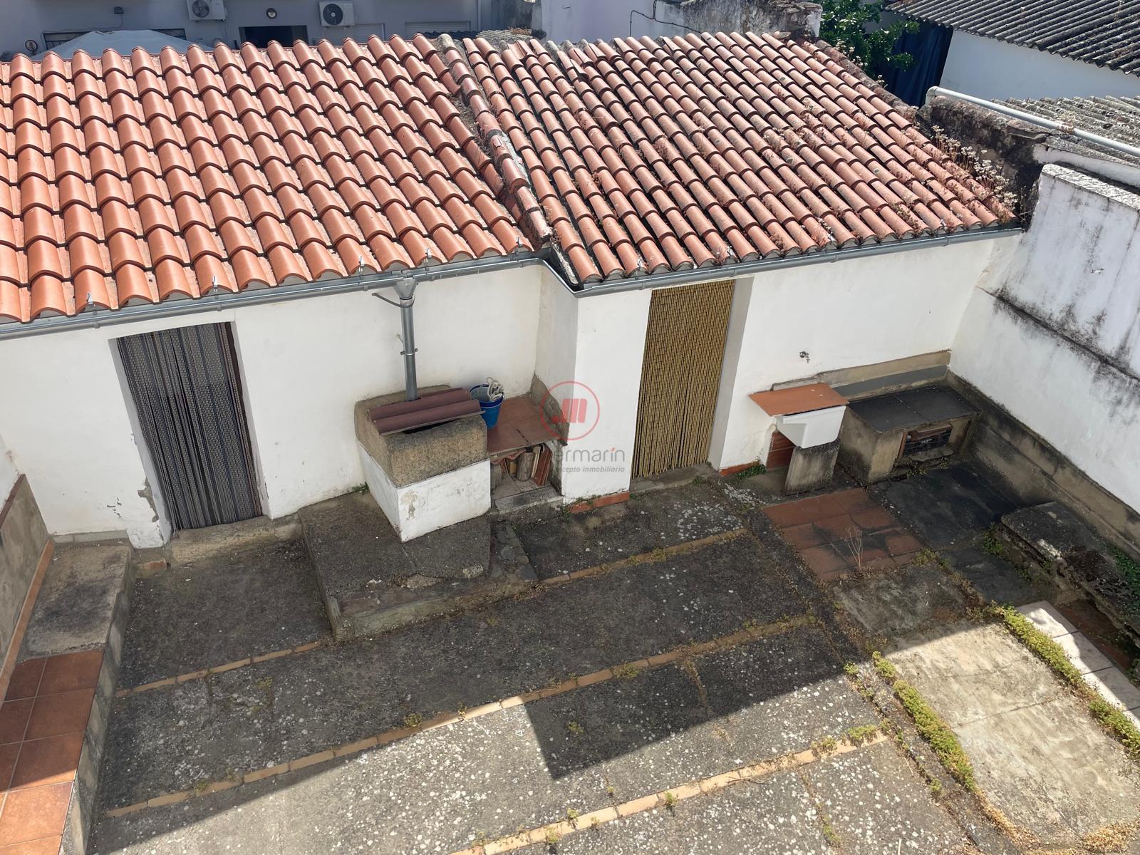 For sale of house in Casar de Cáceres