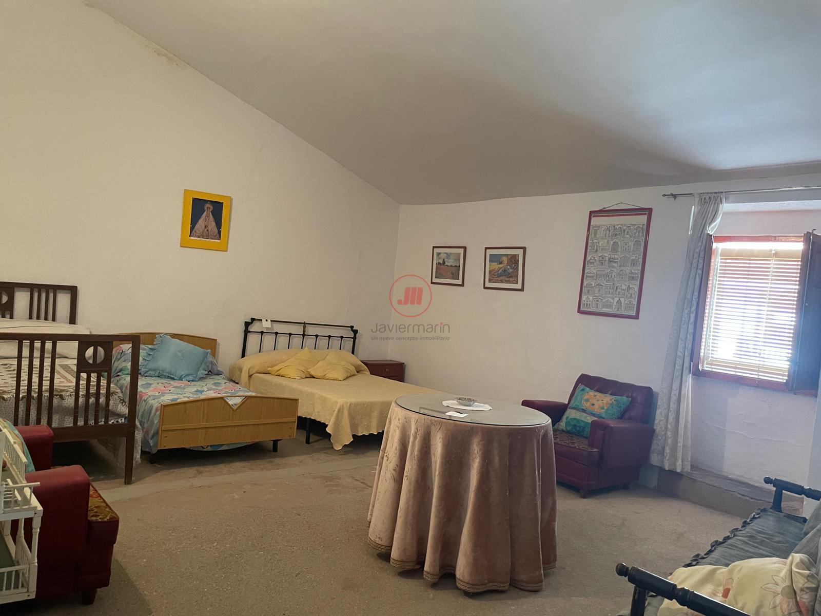 For sale of house in Casar de Cáceres