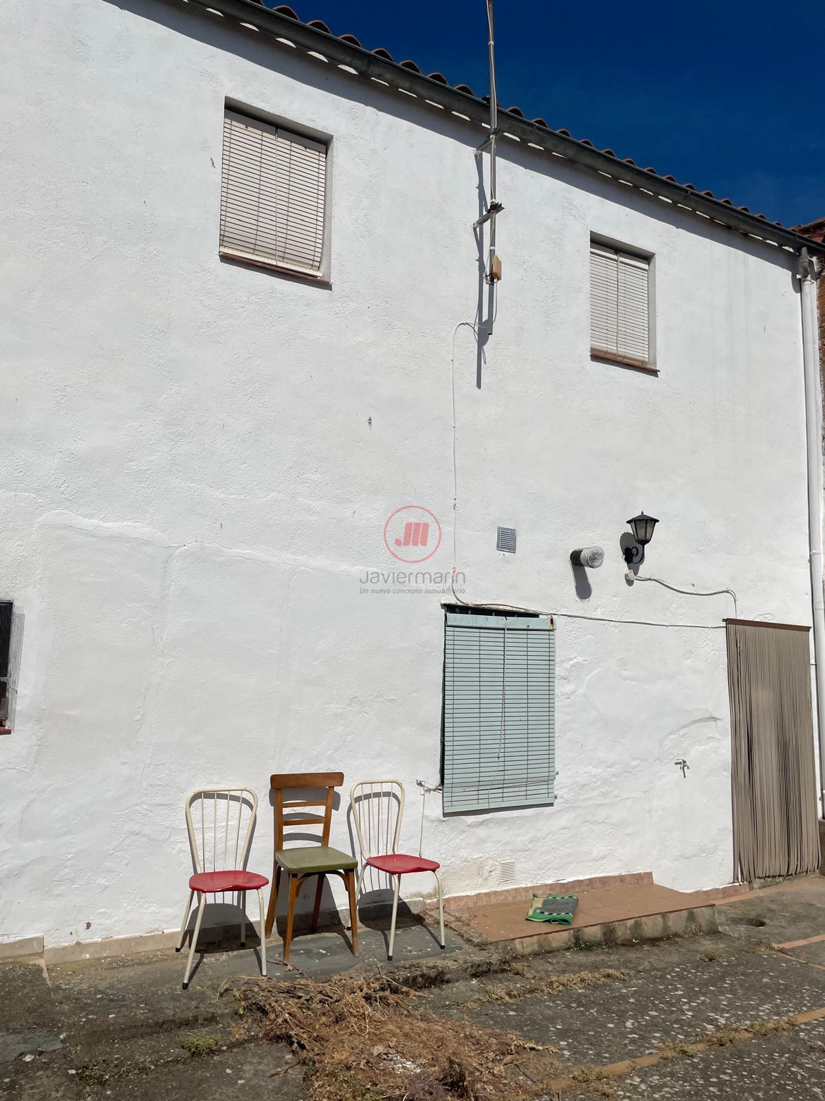For sale of house in Casar de Cáceres