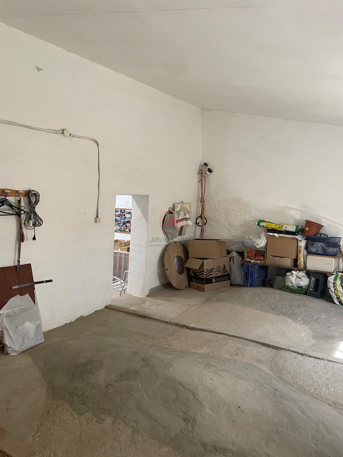 For sale of house in Casar de Cáceres
