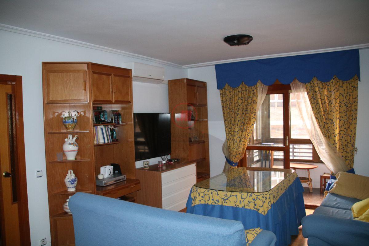 For sale of flat in Cáceres
