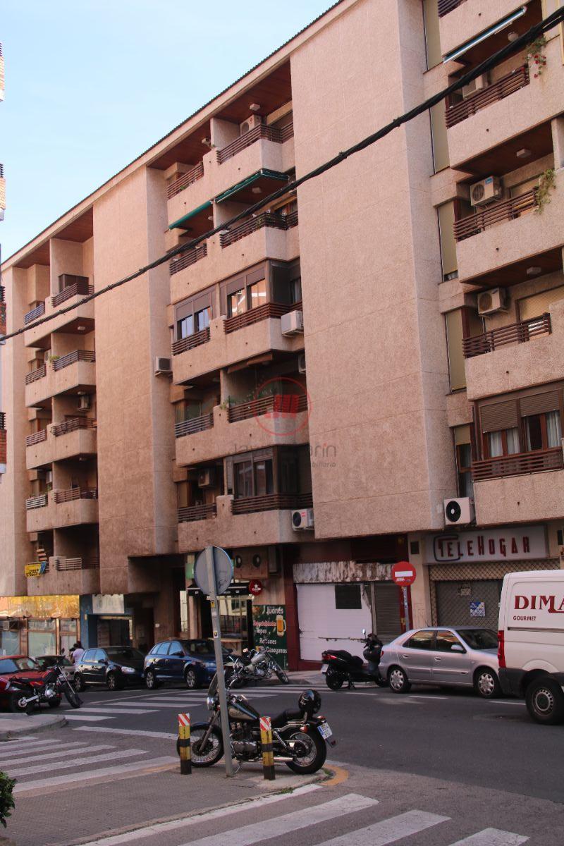 For sale of flat in Cáceres