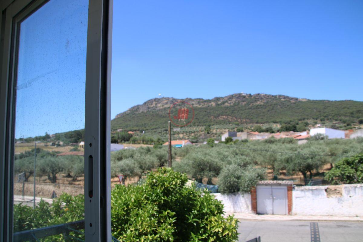 For sale of house in Sierra de Fuentes