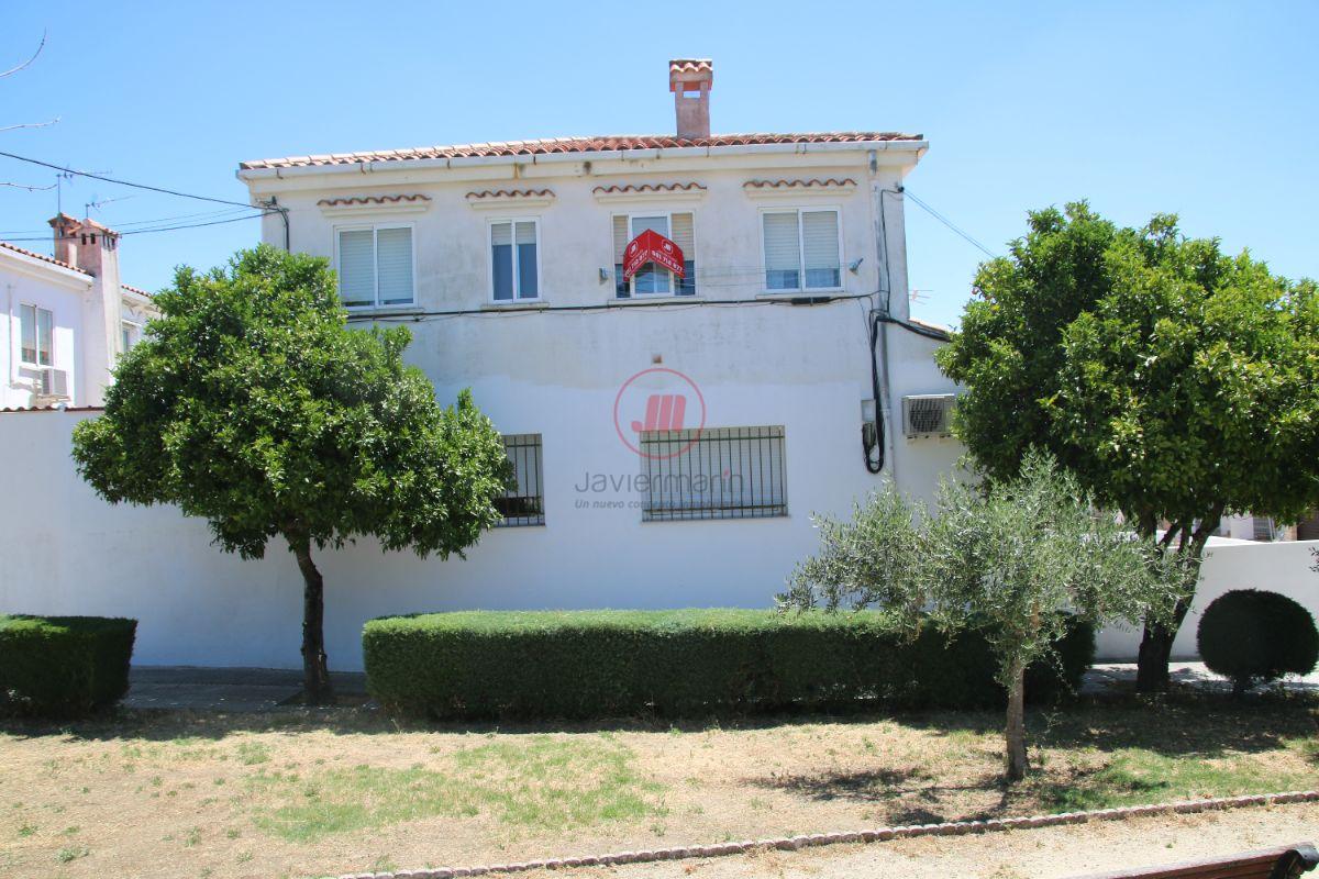 For sale of house in Sierra de Fuentes