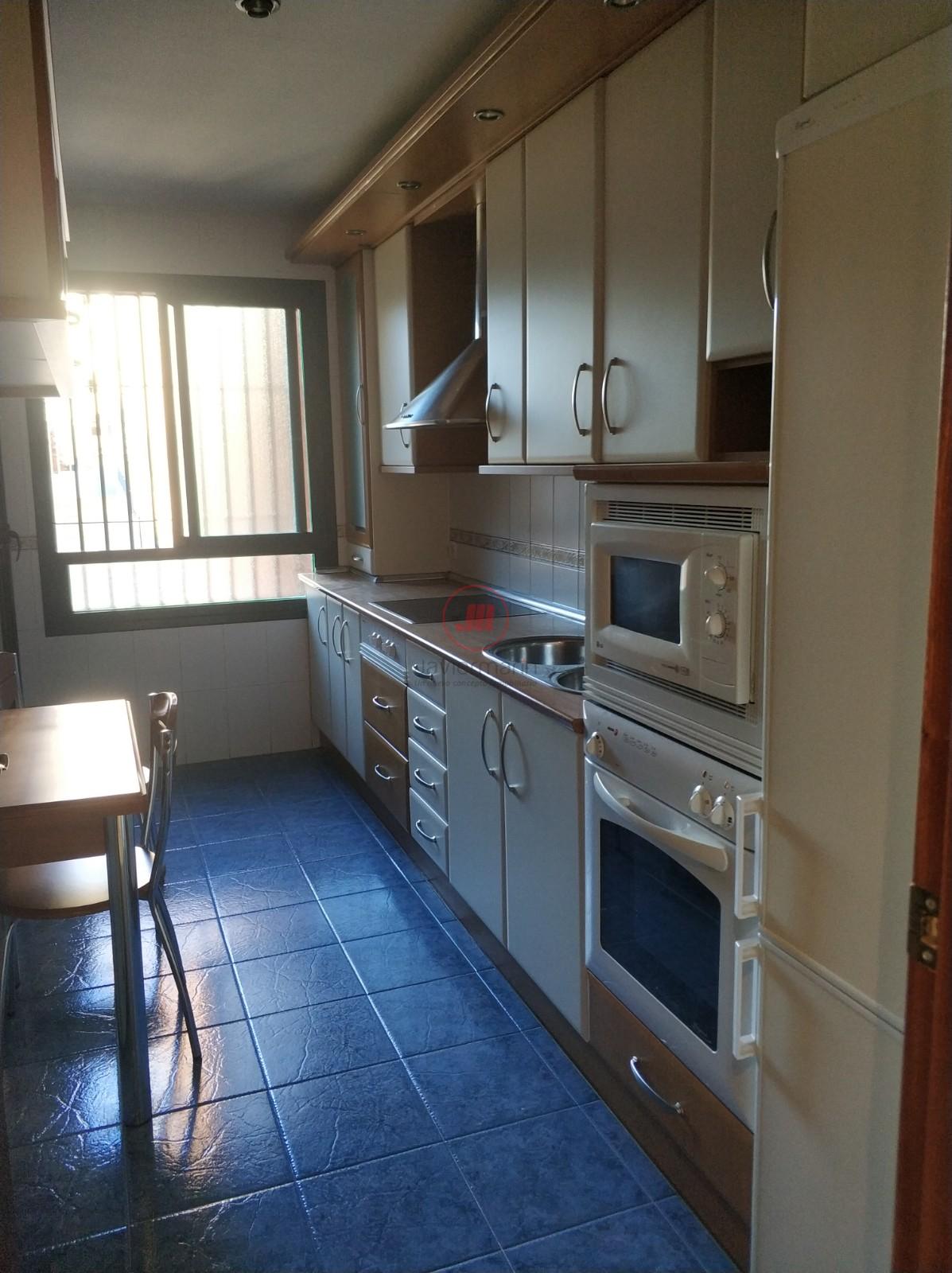 For rent of apartment in Cáceres