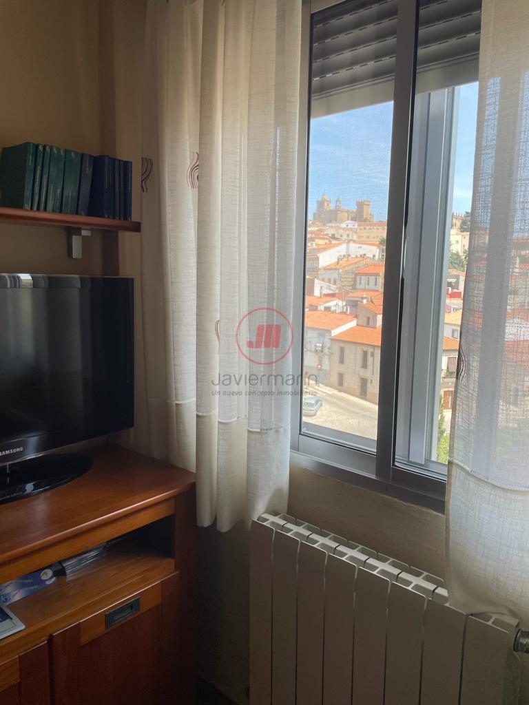 For sale of flat in Cáceres