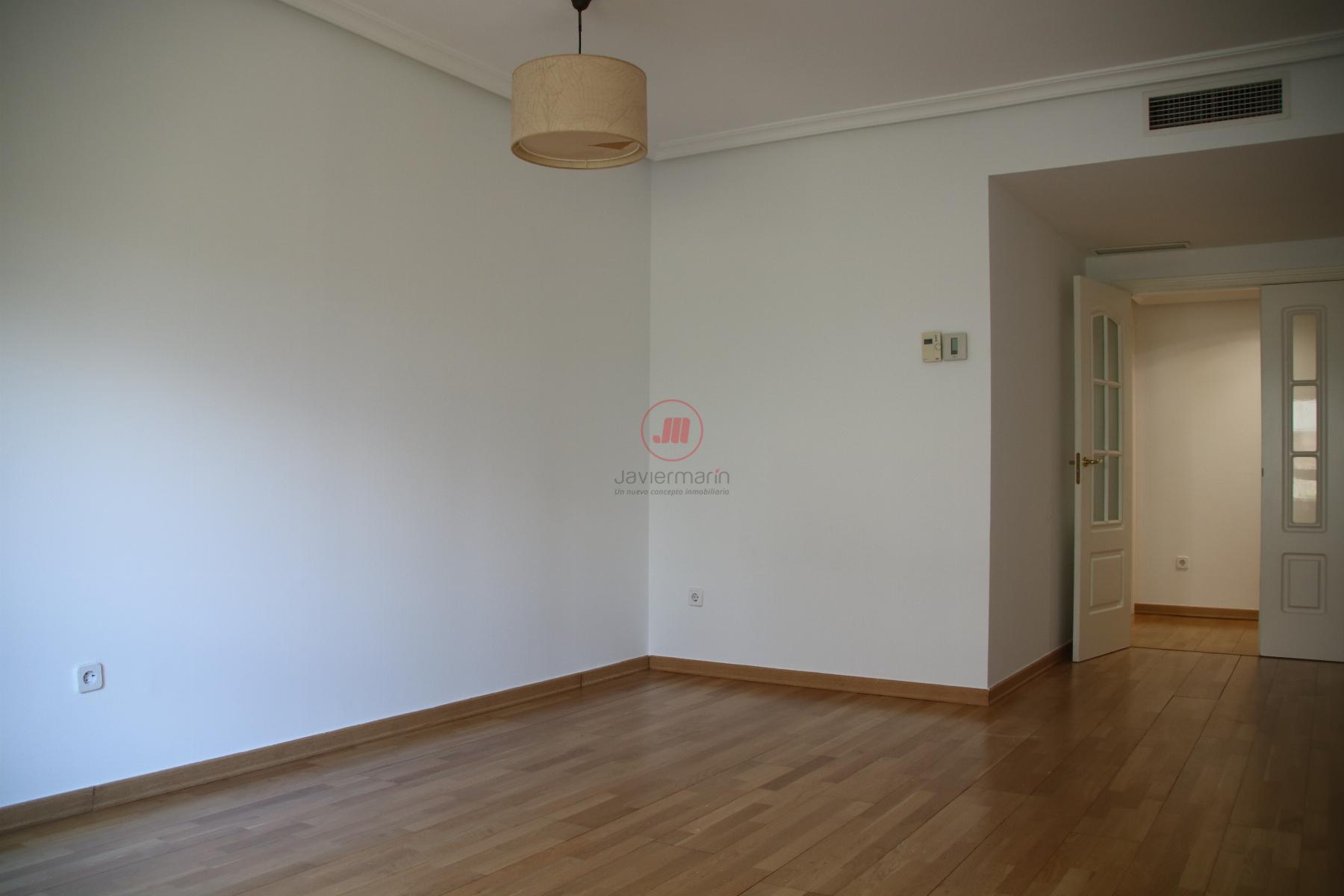 For sale of flat in Cáceres