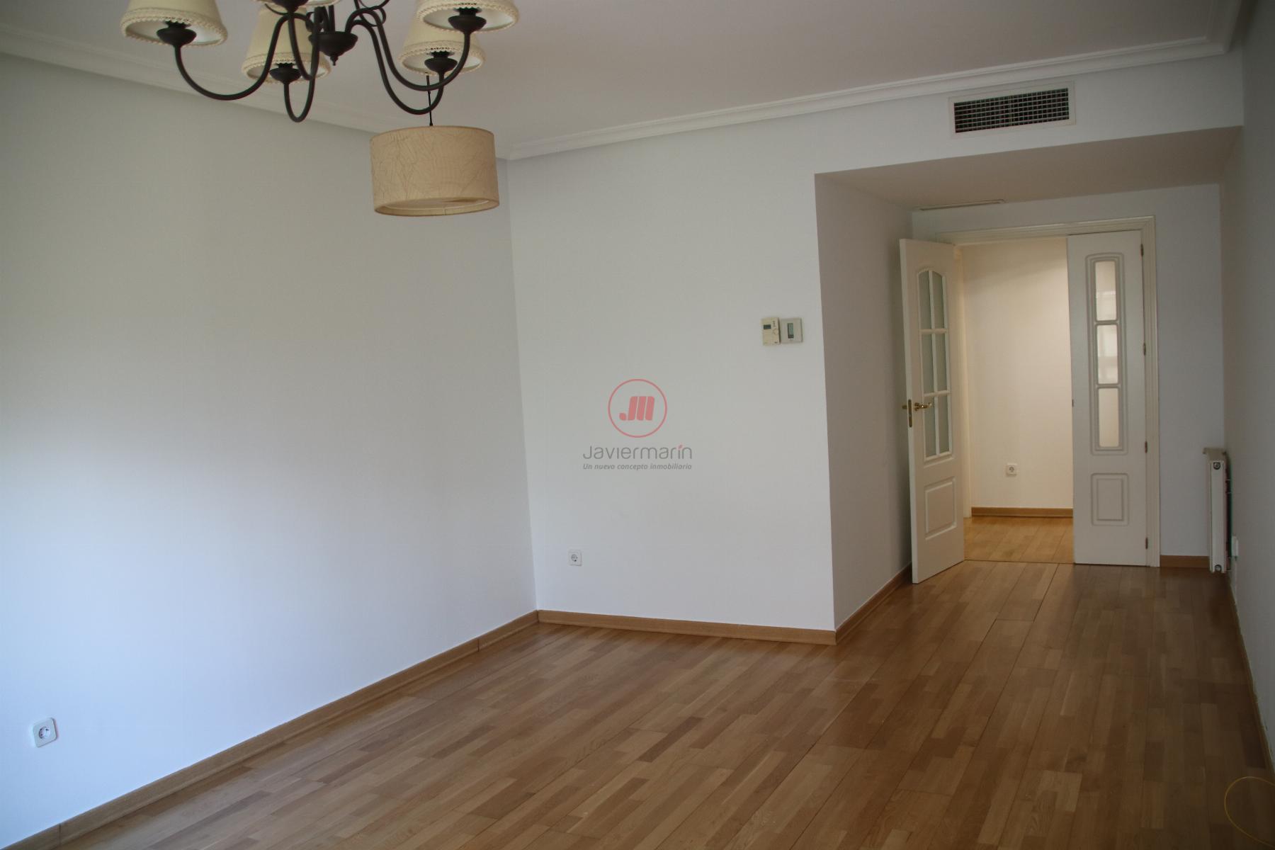 For sale of flat in Cáceres