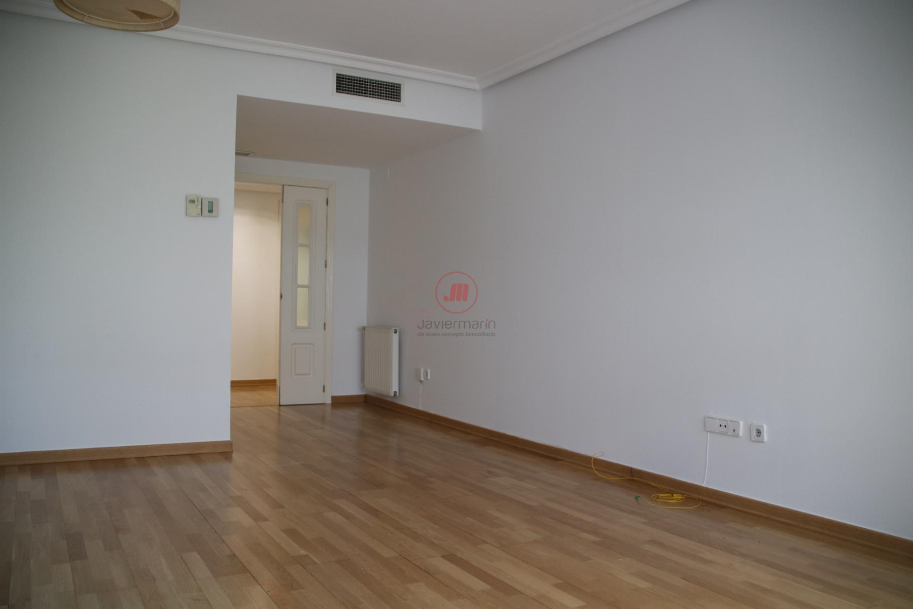 For sale of flat in Cáceres