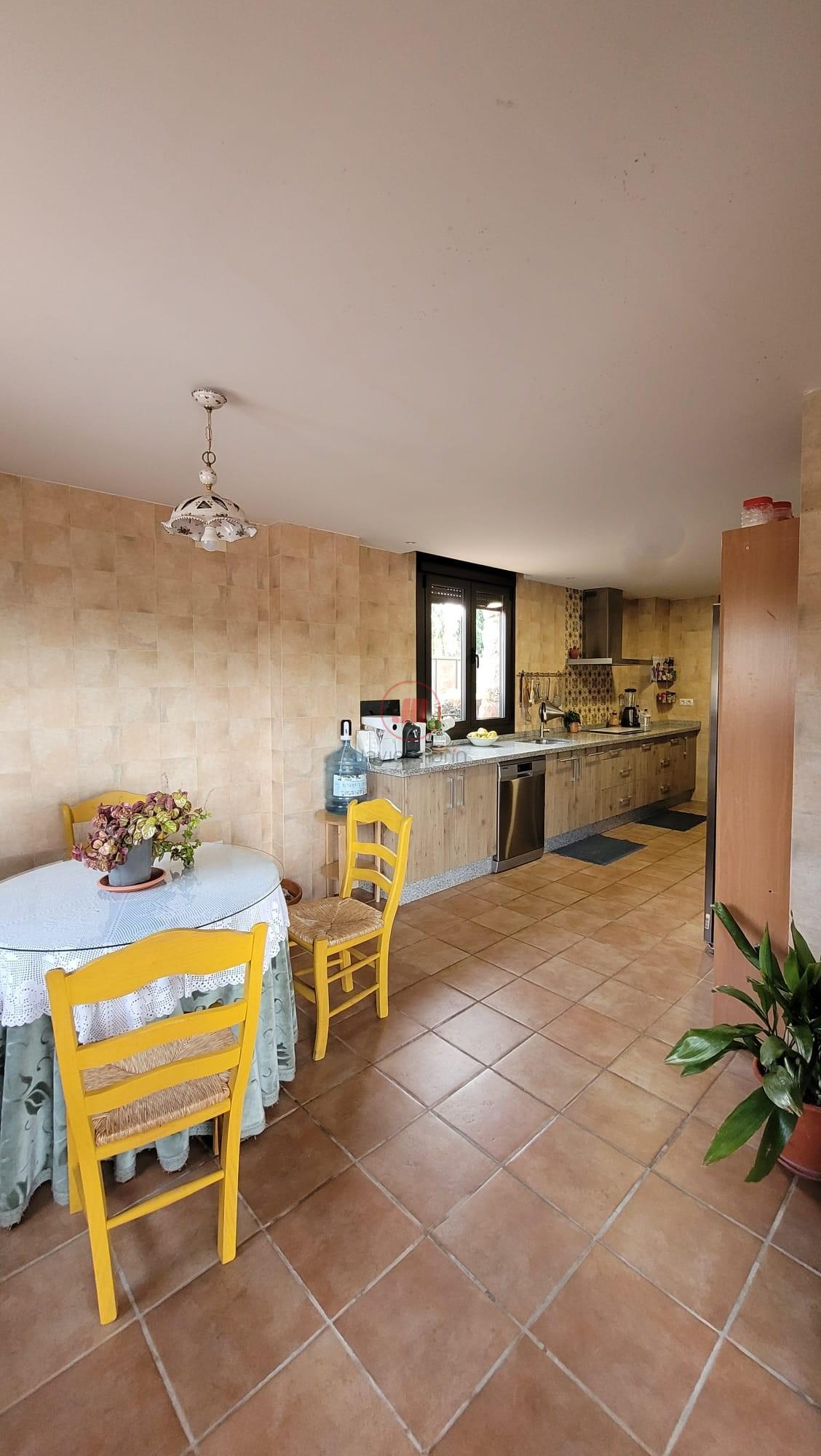 For sale of chalet in Cáceres