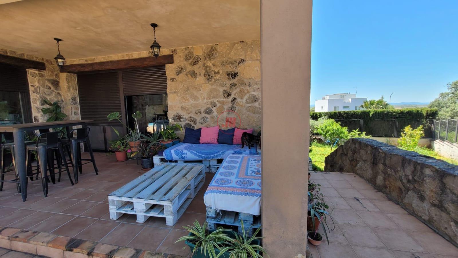 For sale of chalet in Cáceres