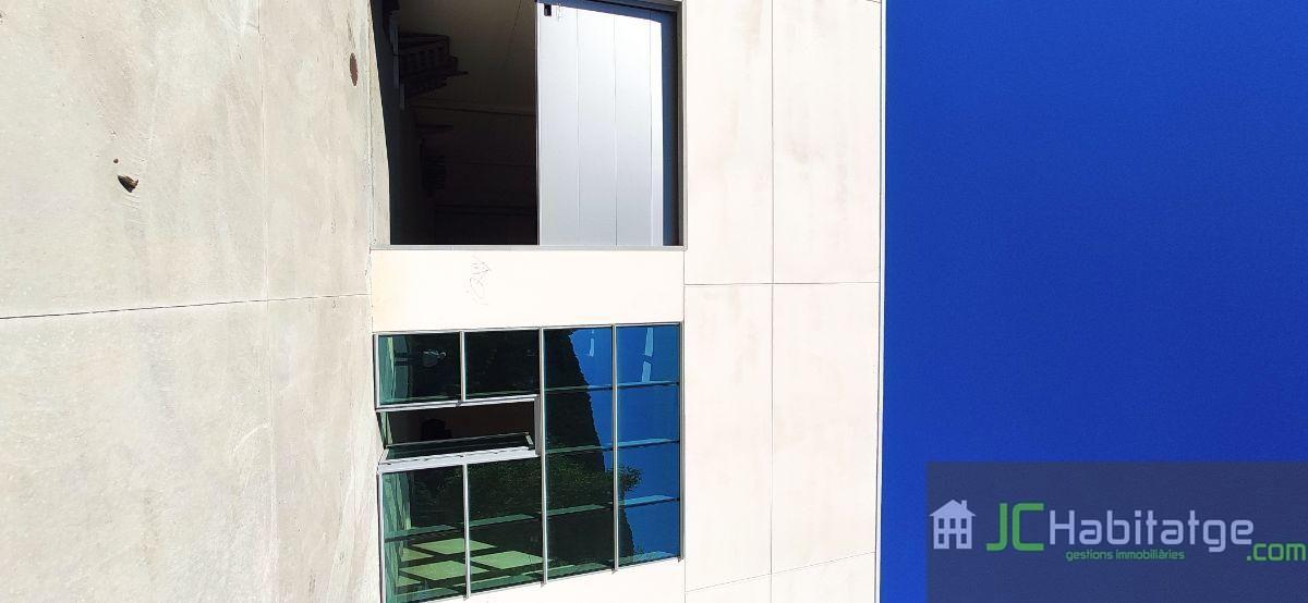 Venta de nave industrial en Campdevànol
