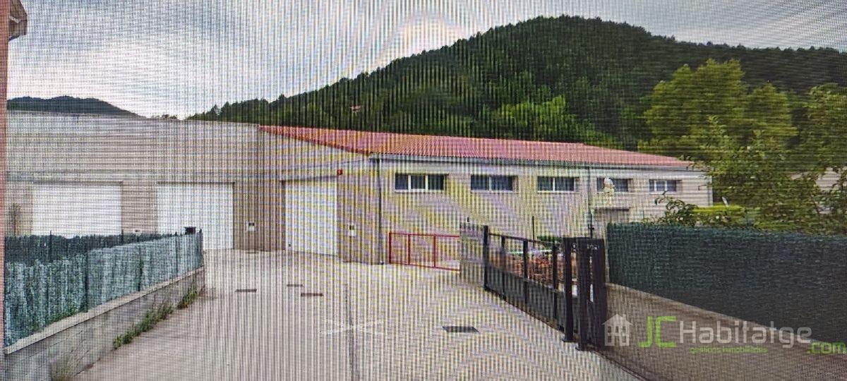 Venta de nave industrial en Campdevànol