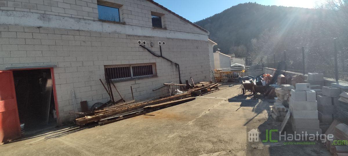 Venta de nave industrial en Campdevànol