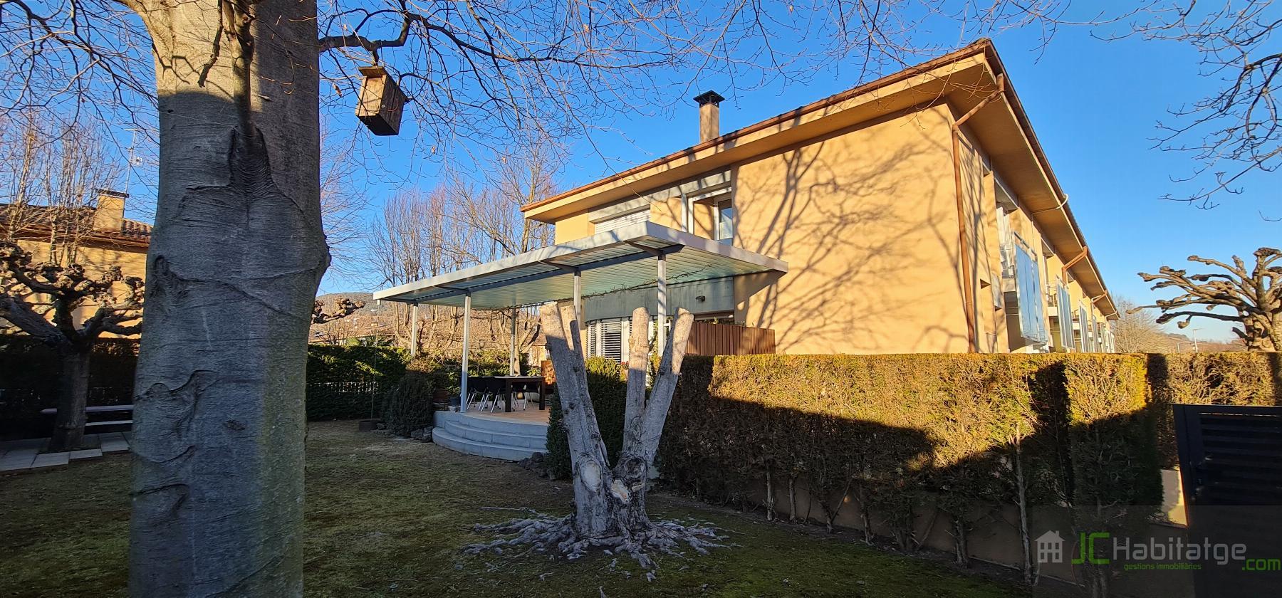 Adosado en venta en CAMP DE FUTBOL, Olot