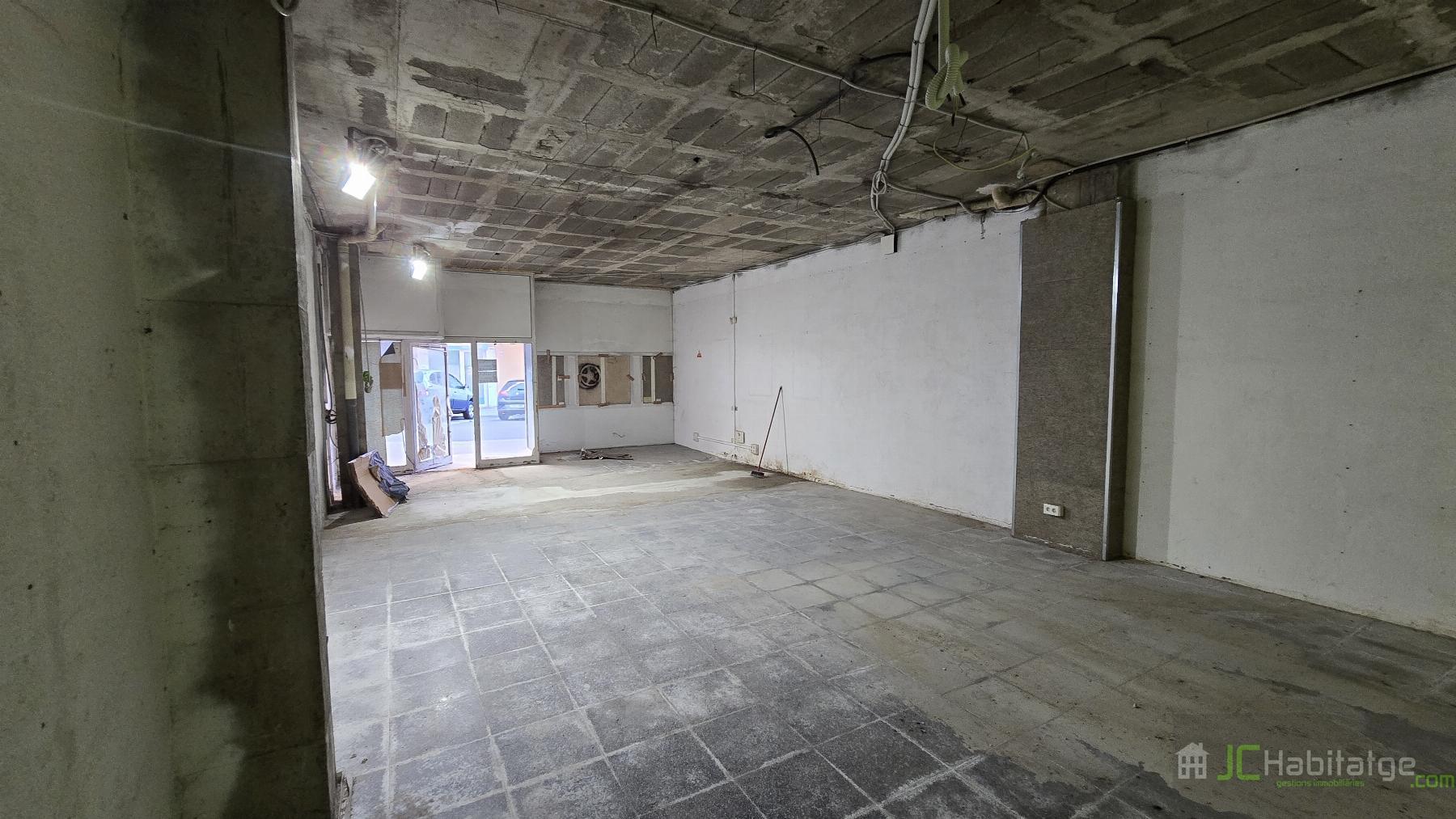 Venta de local comercial en Ripoll