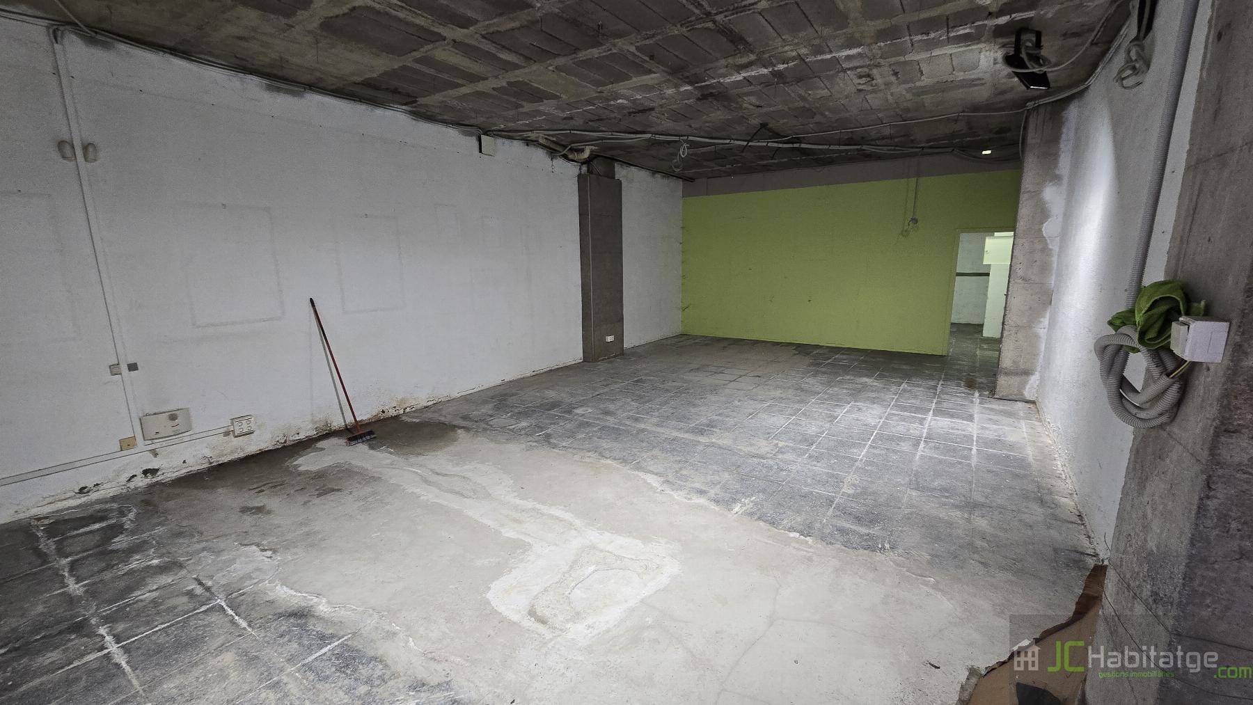 Venta de local comercial en Ripoll