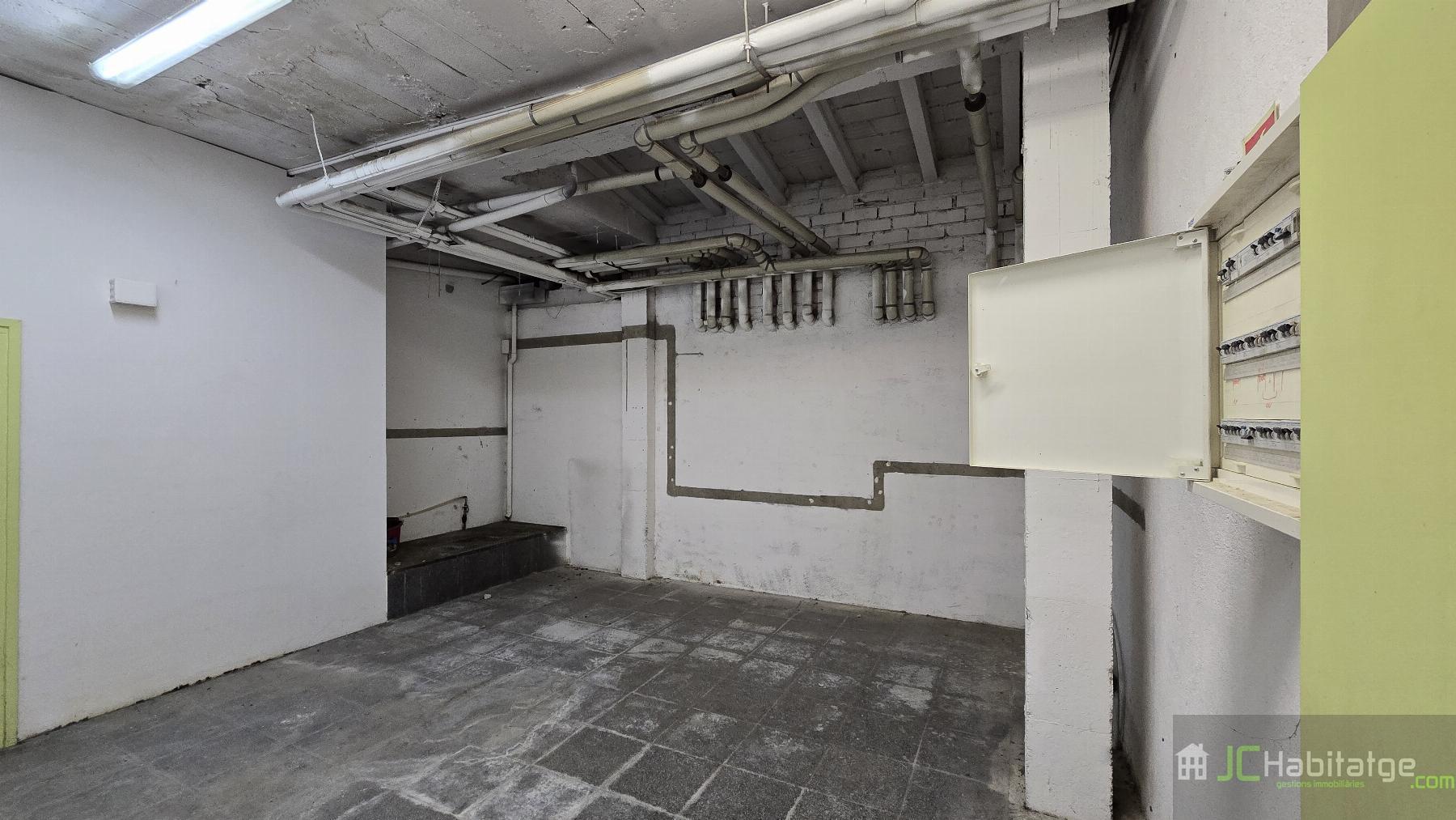 Venta de local comercial en Ripoll