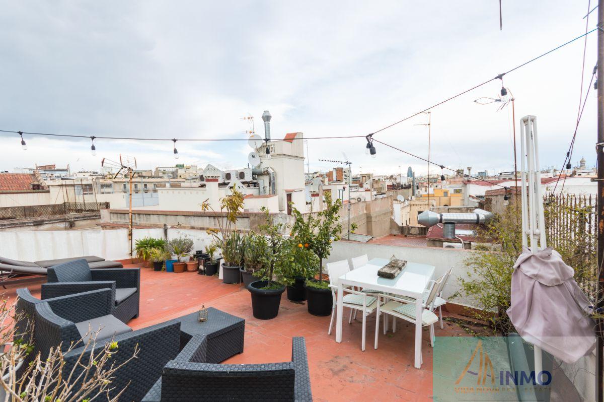 For sale of penthouse in Barcelona