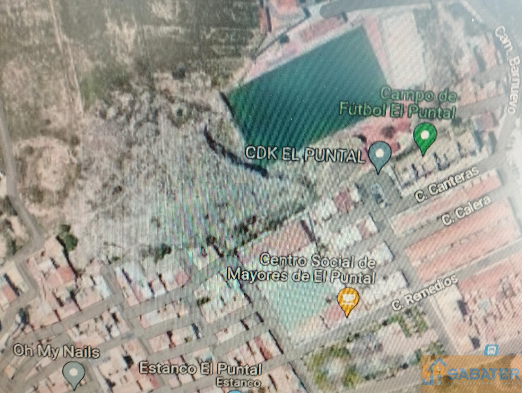 For sale of land in El Puntal