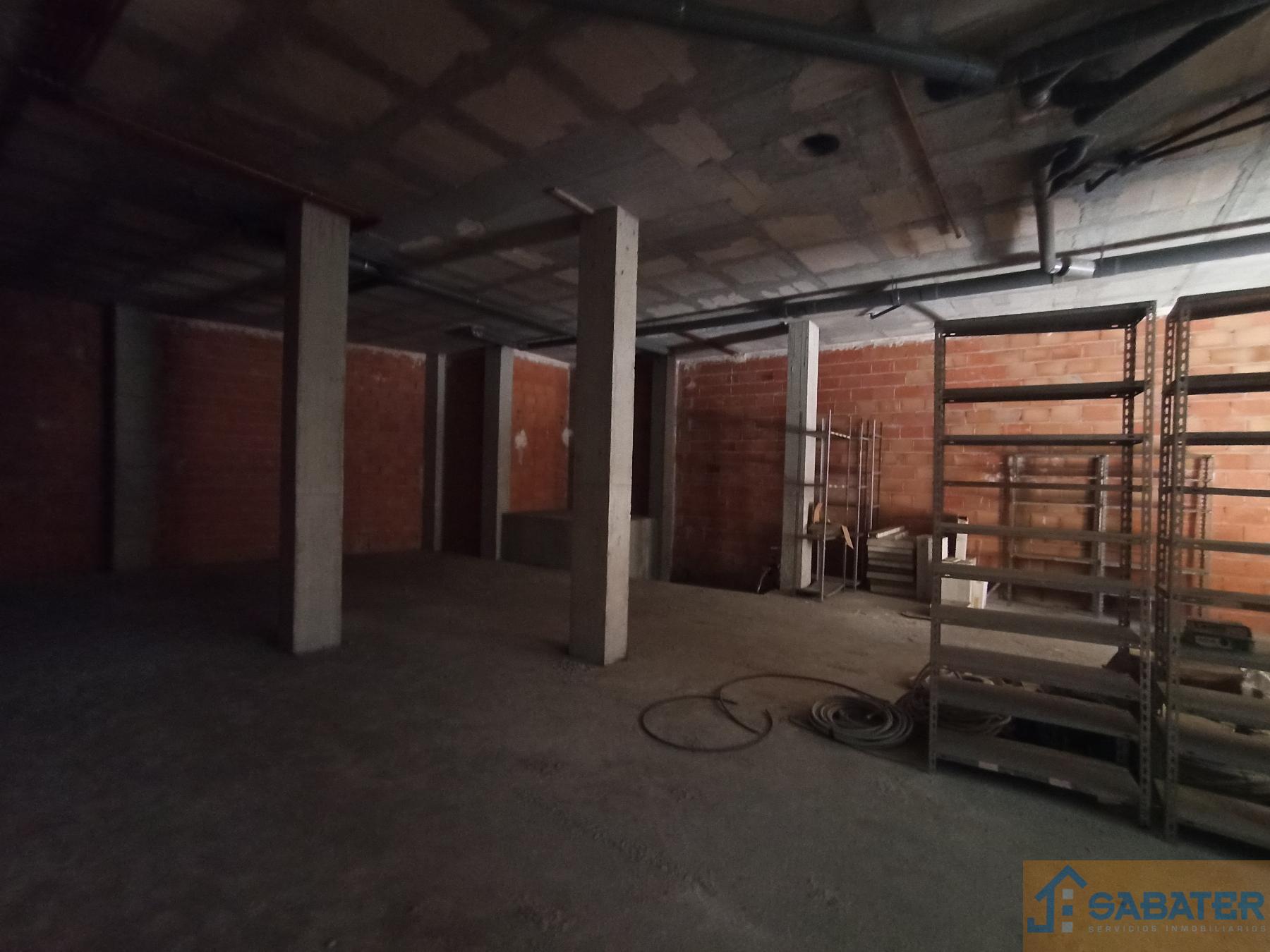 For rent of commercial in Churra