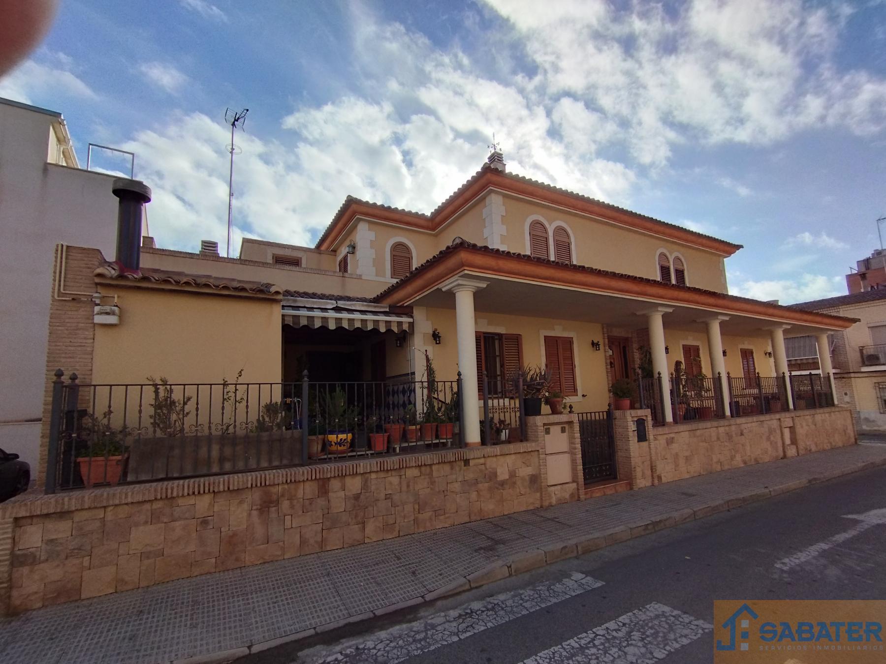 For sale of house in Cabezo de Torres