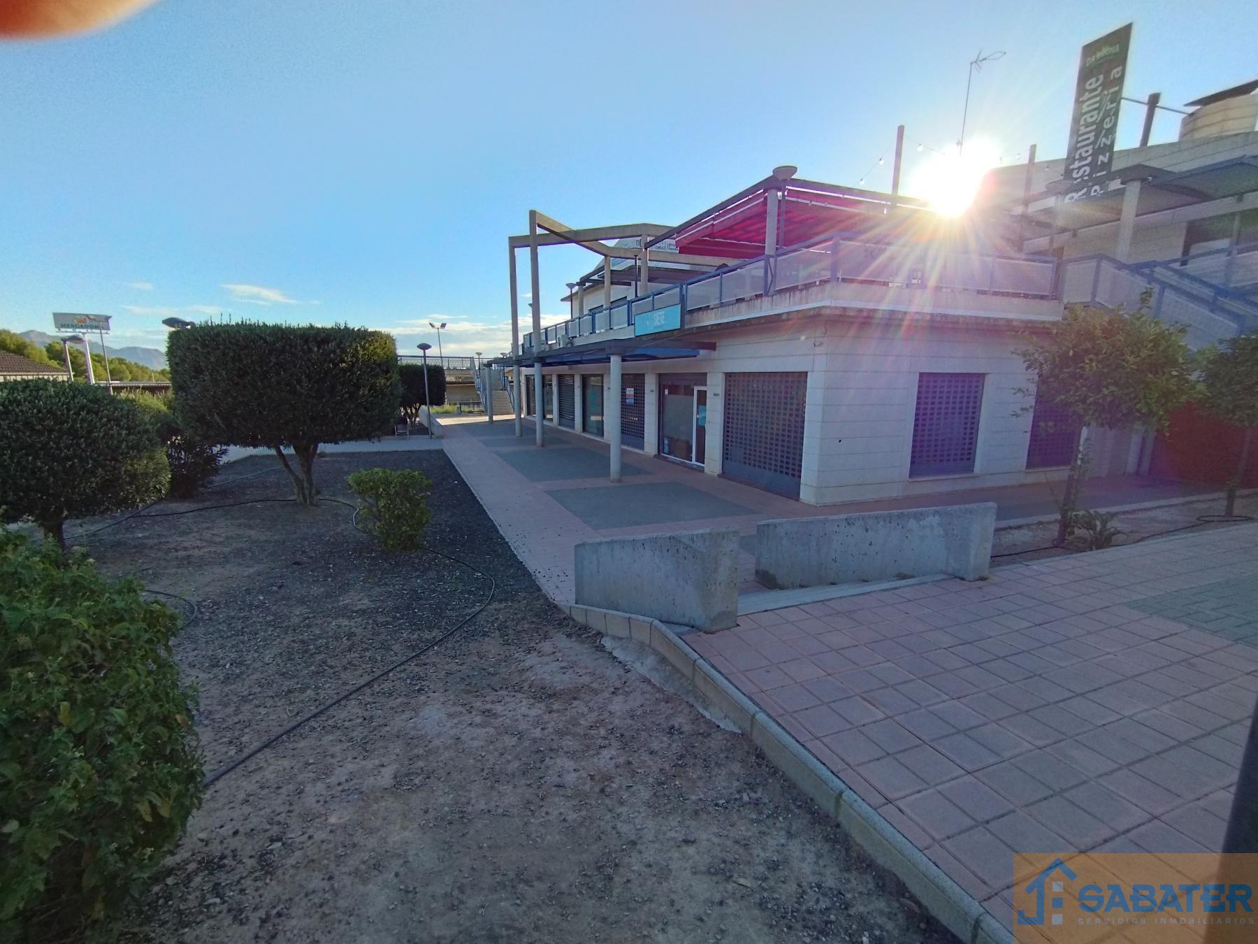 Venta de local comercial en El Esparragal y Cobatillas