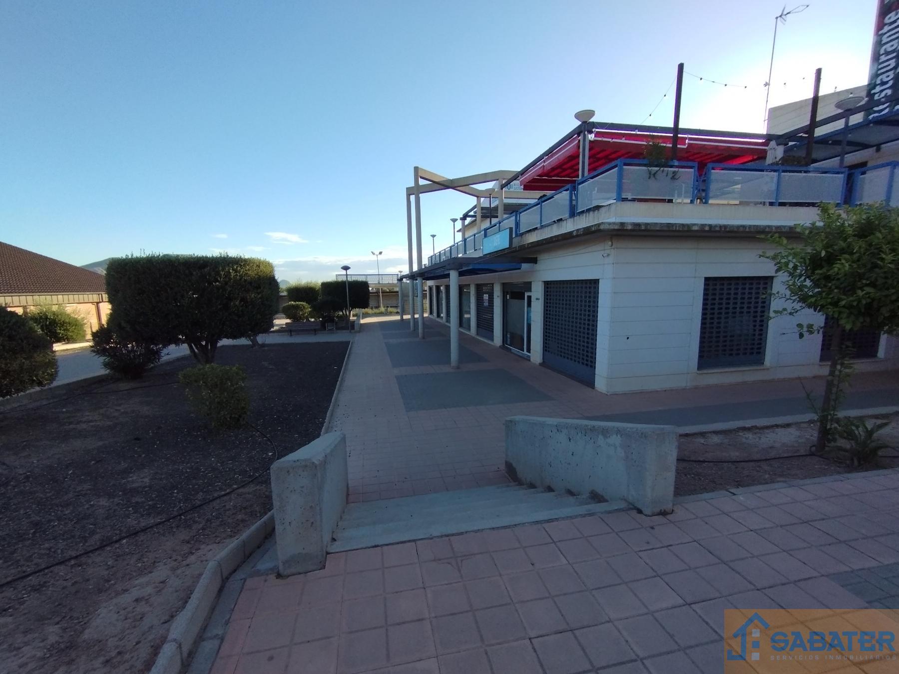 Venta de local comercial en El Esparragal y Cobatillas