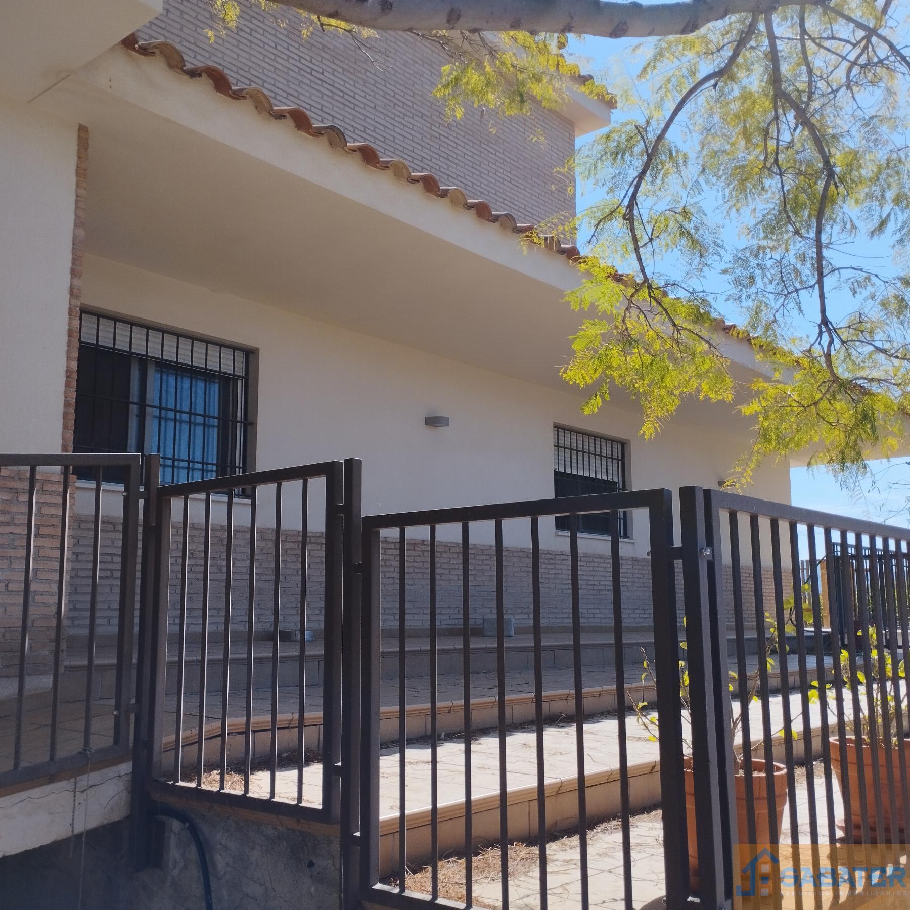 Venta de chalet en Zarandona