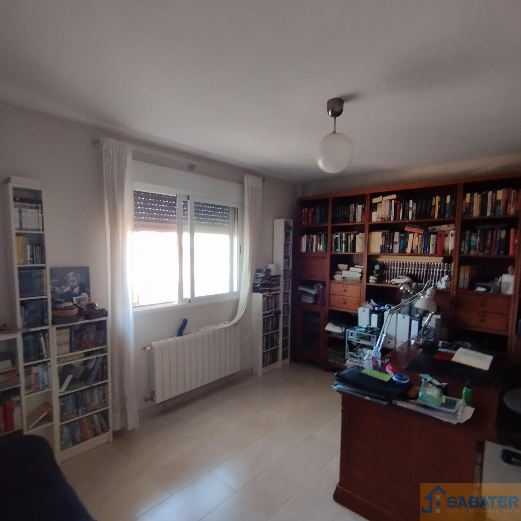 For sale of chalet in Zarandona