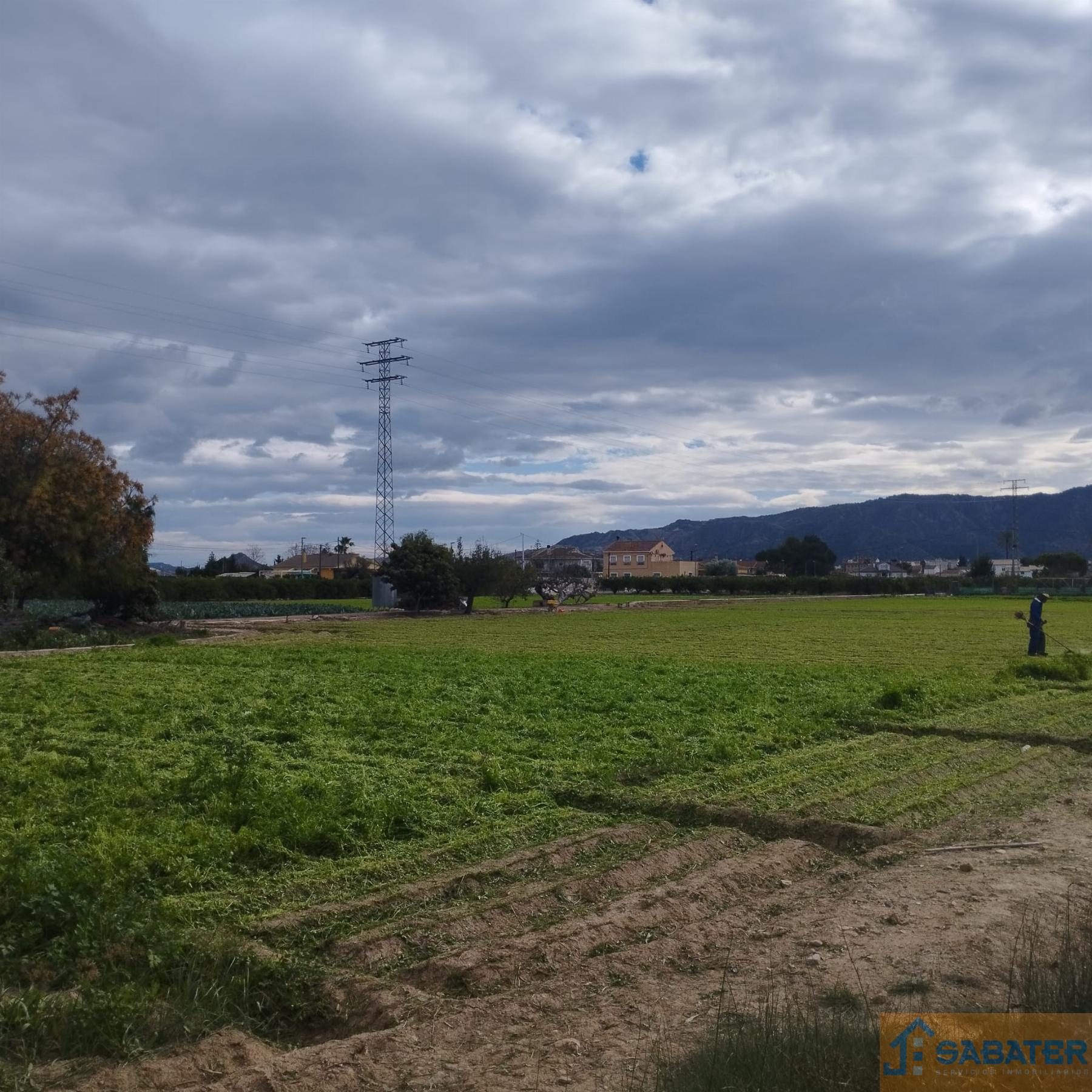 For sale of land in LLANO DE BRUJAS