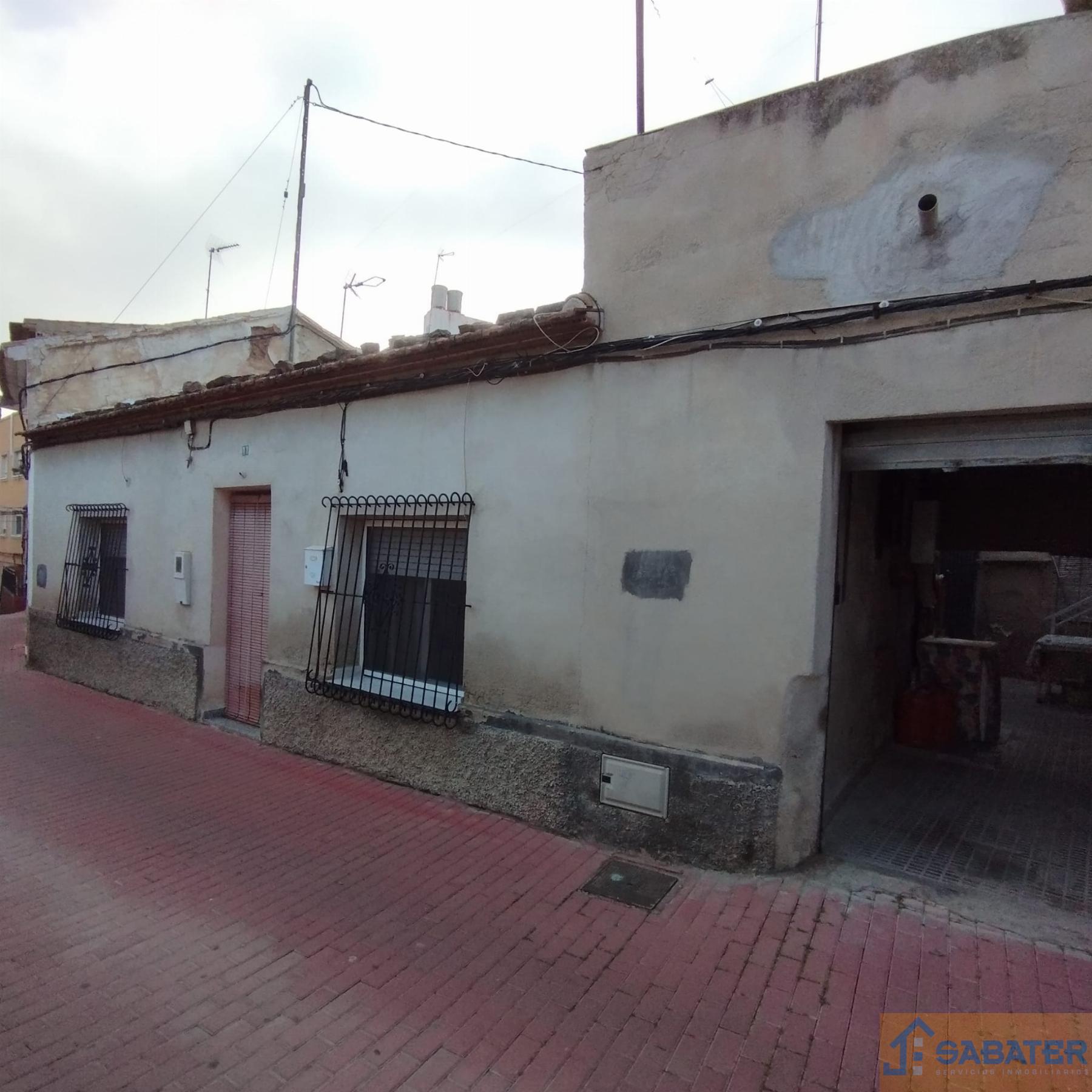For sale of house in Cabezo de Torres