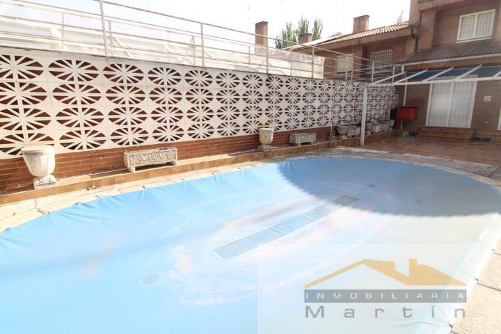 For sale of chalet in Fuenlabrada