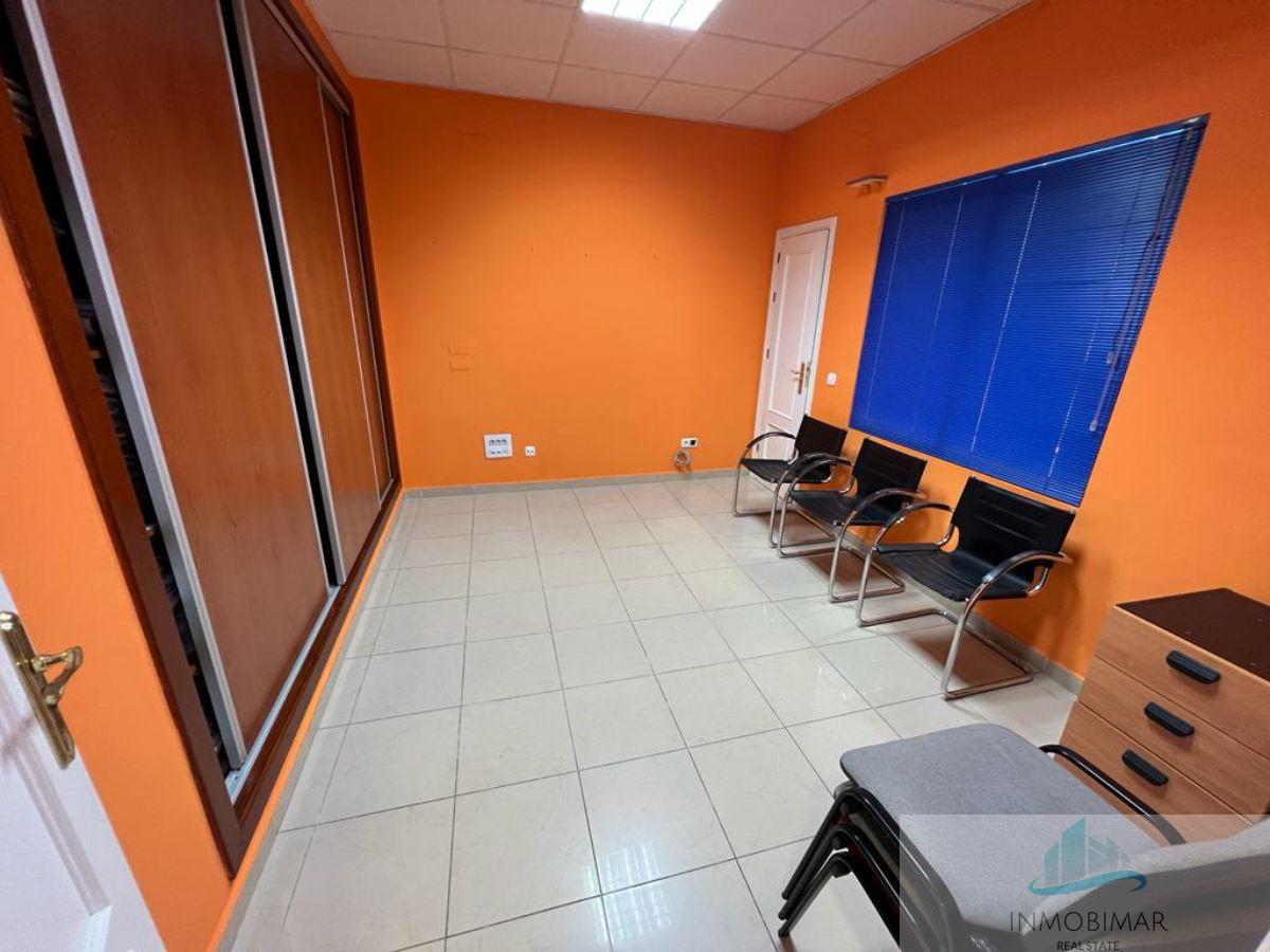 Venda de local comercial a Salobreña
