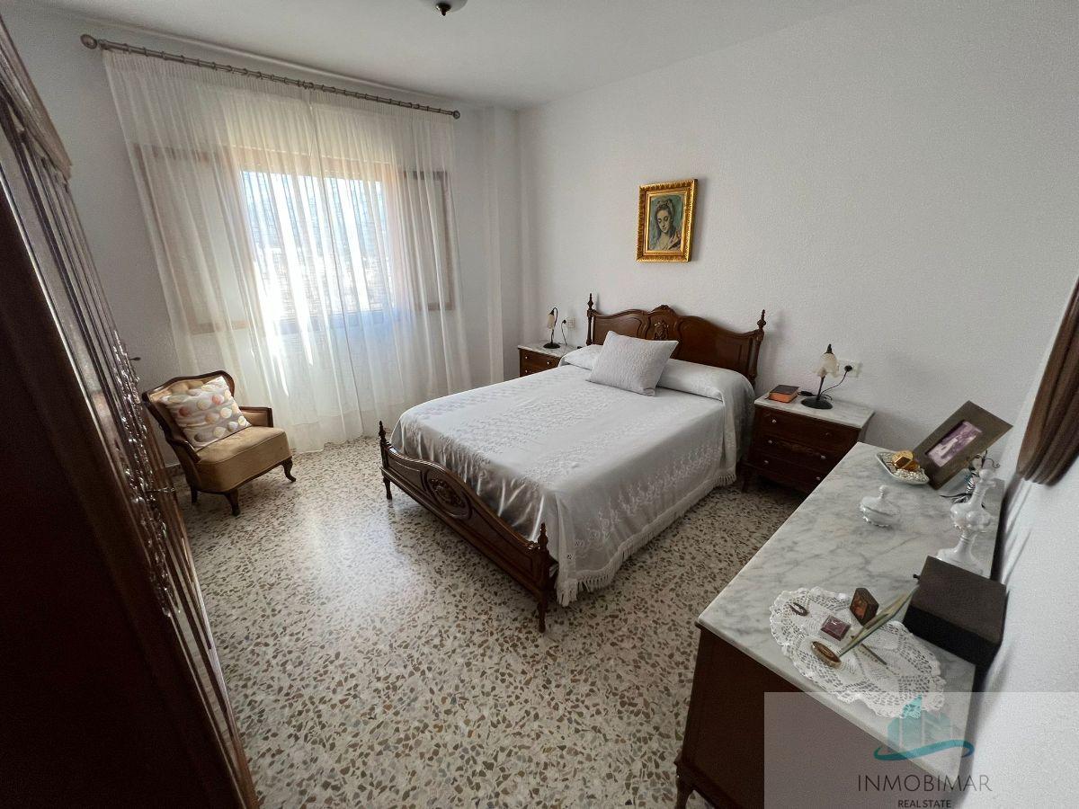 For sale of flat in Salobreña