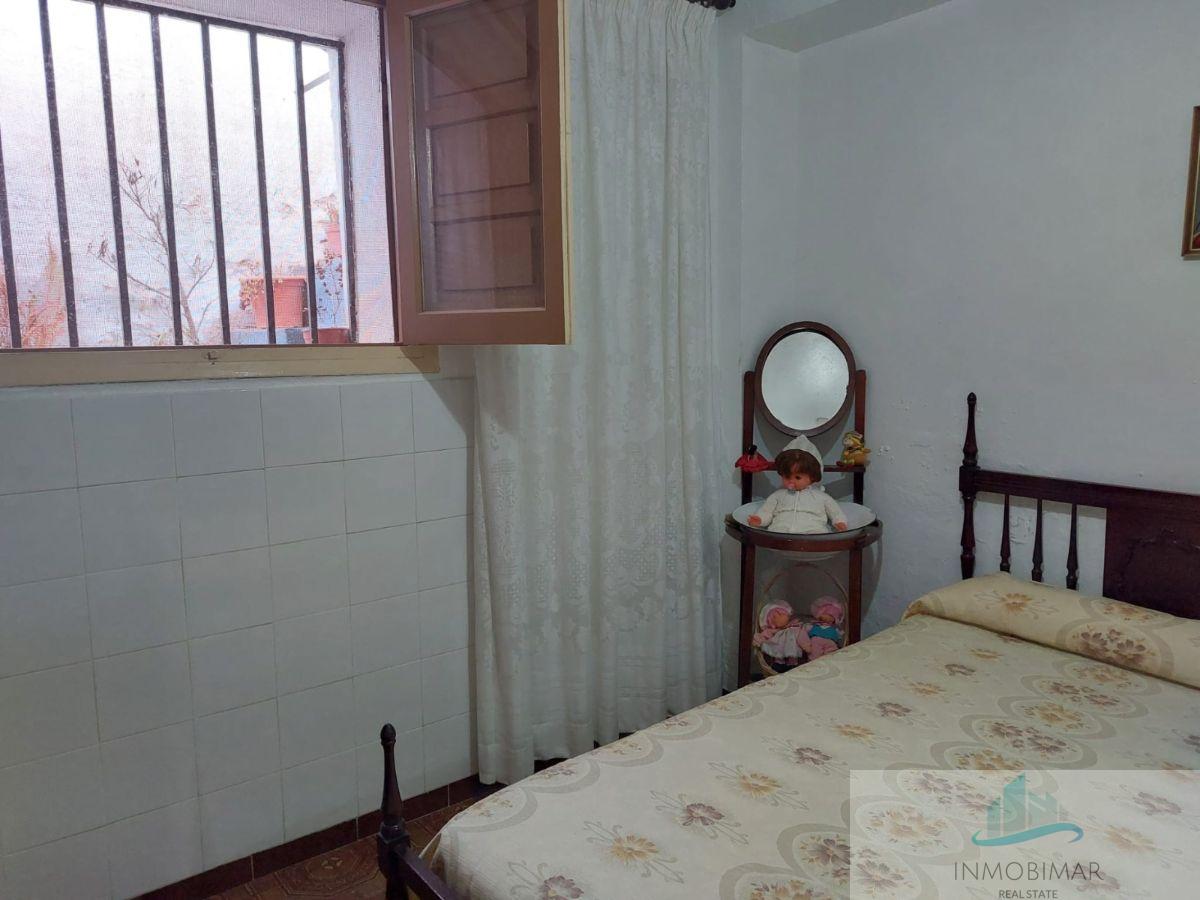 For sale of house in Salobreña