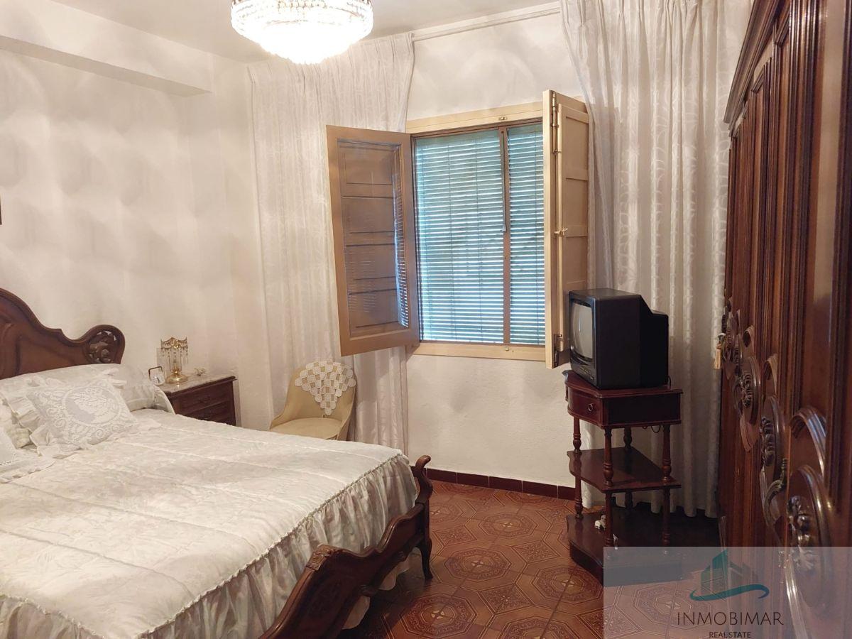 For sale of house in Salobreña
