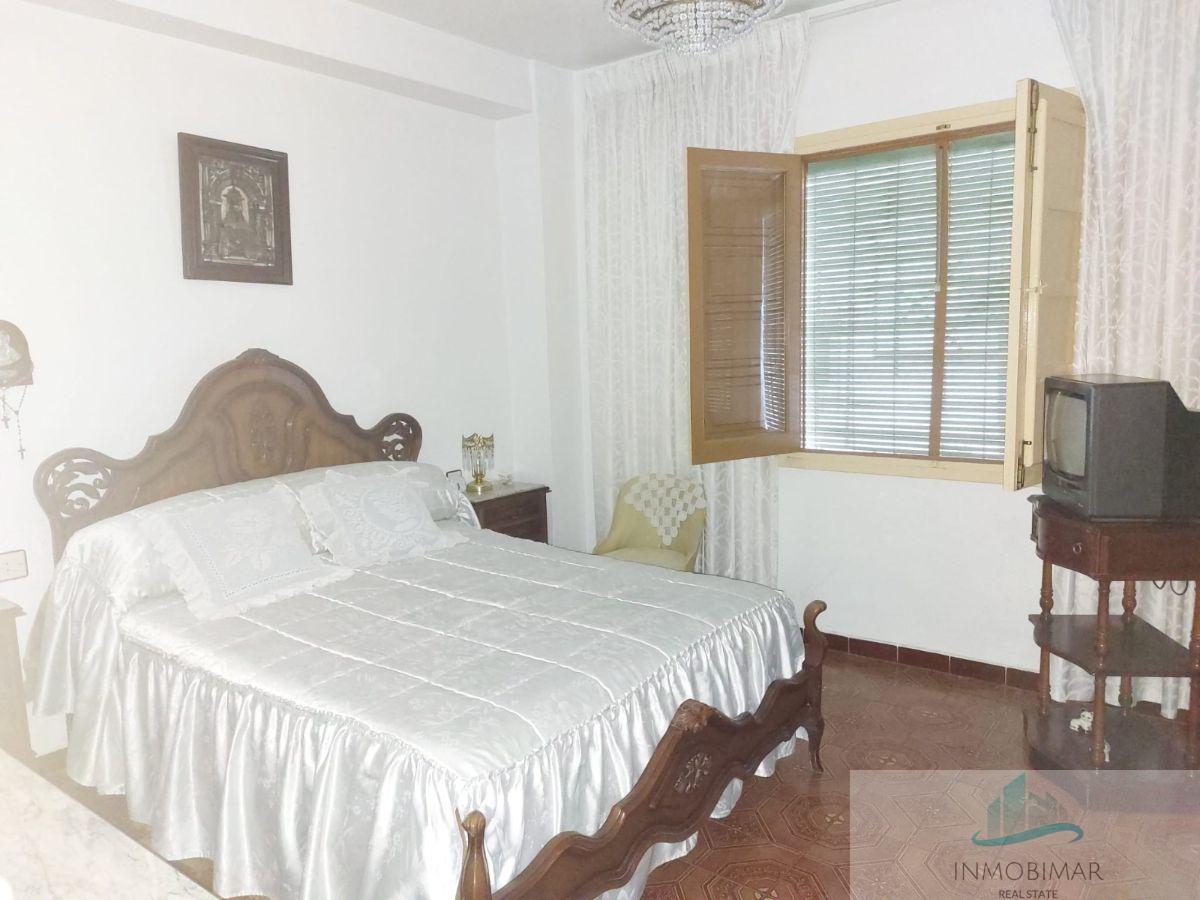 For sale of house in Salobreña