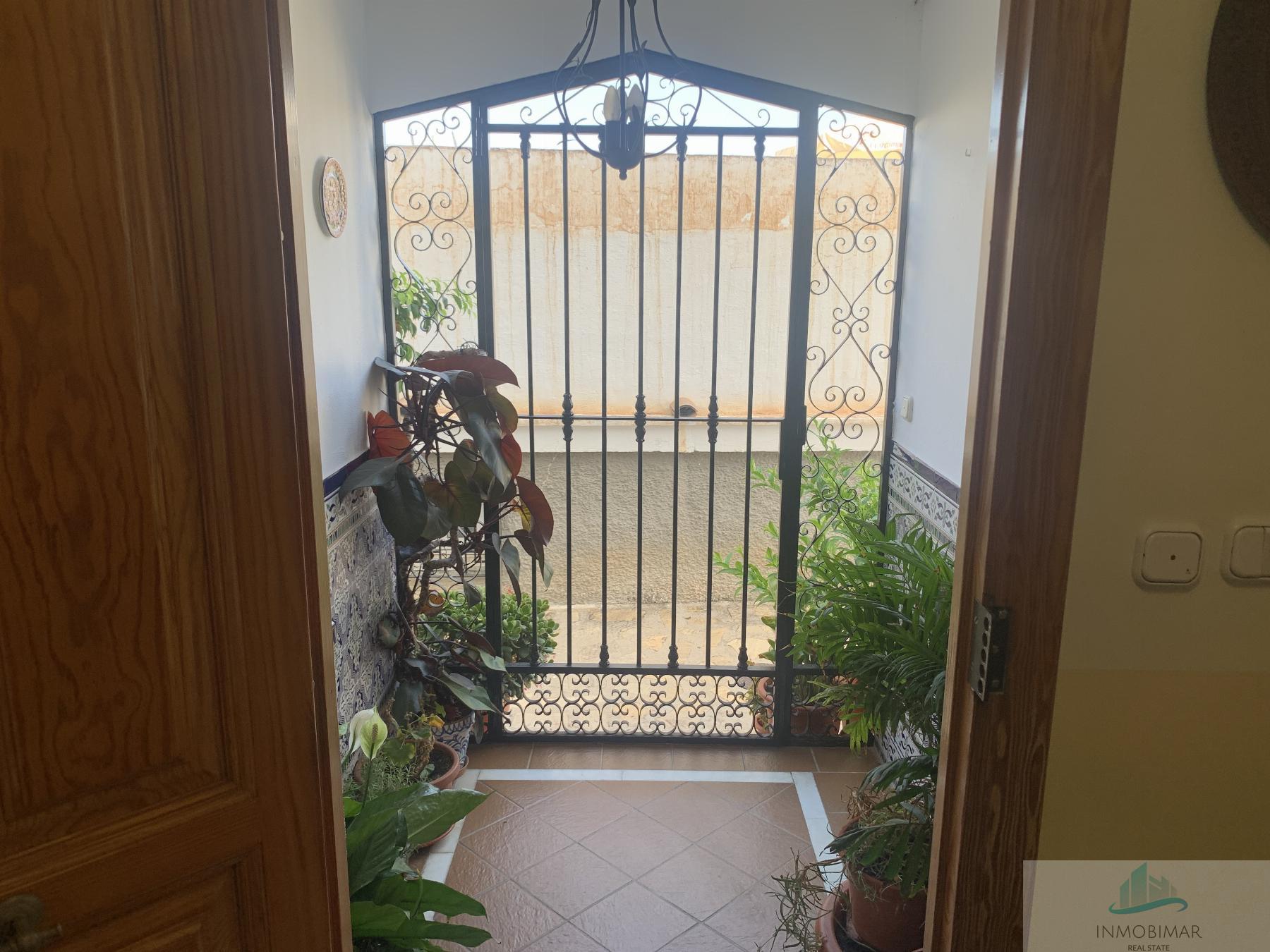 For sale of house in Salobreña